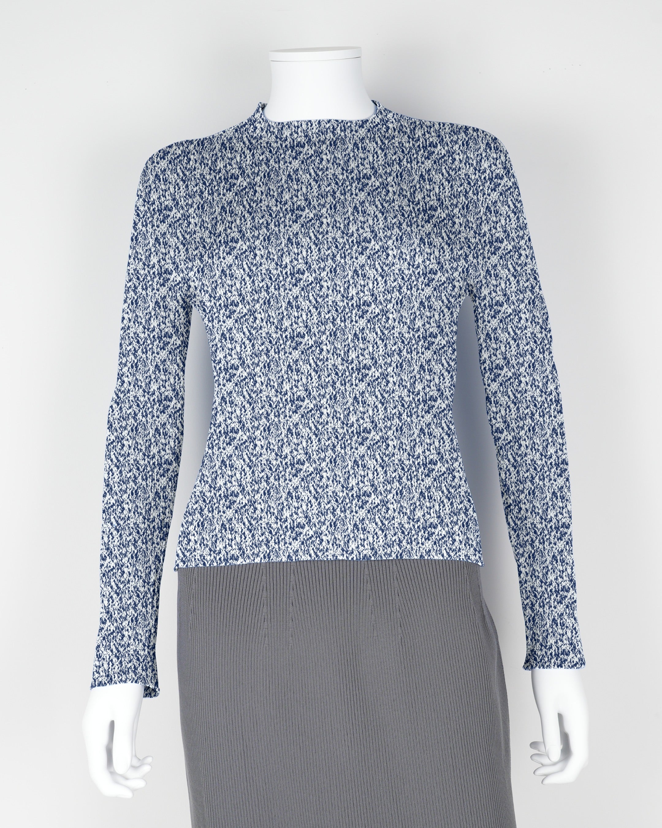 Long-sleeved pullover