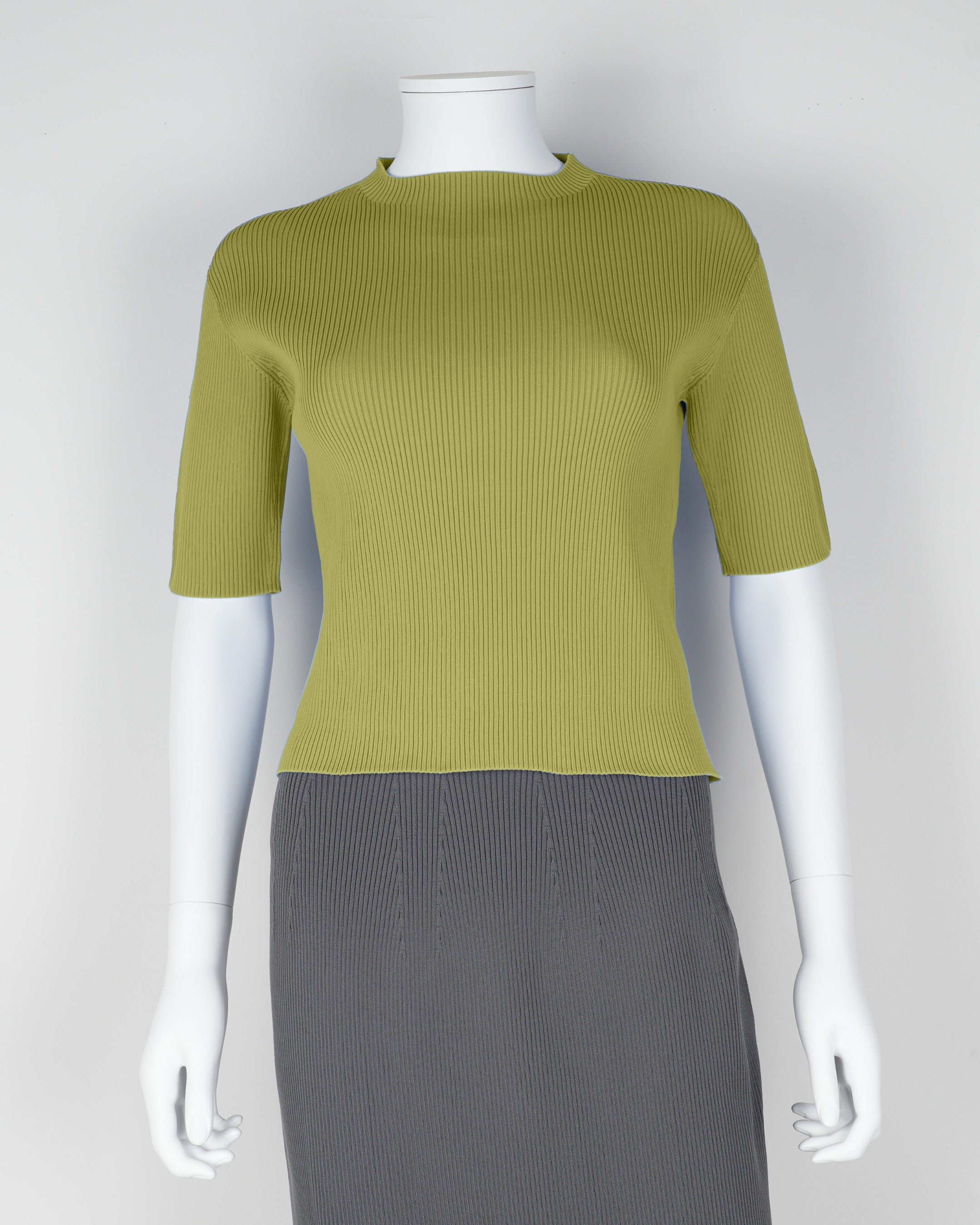 Short-sleeved pullover