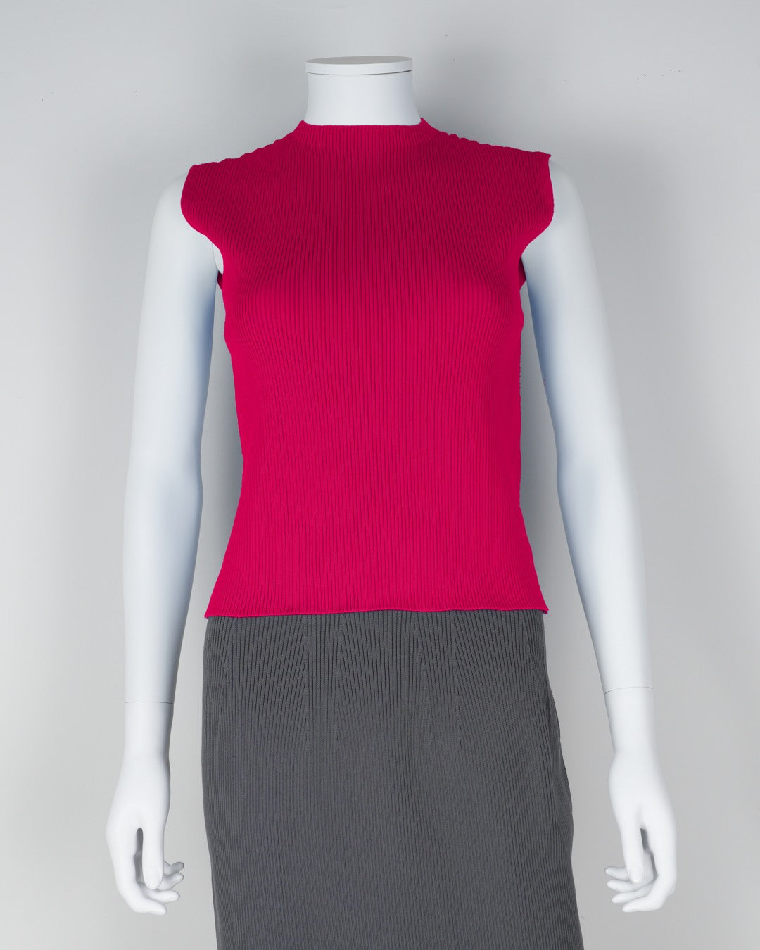 ノースリーブプルオーバー