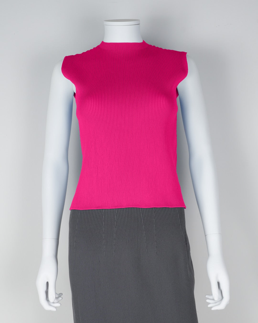 ノースリーブプルオーバー