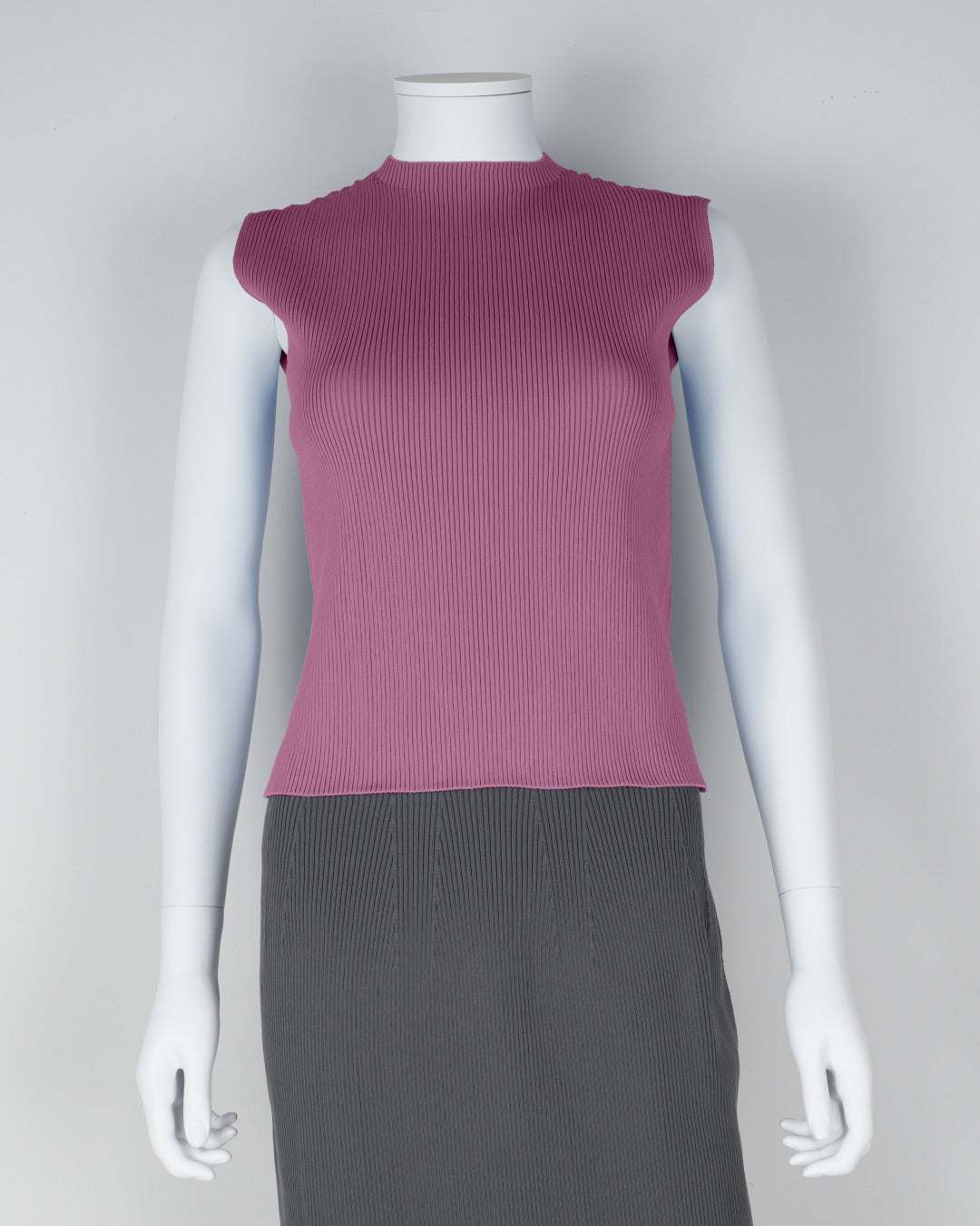 ノースリーブプルオーバー