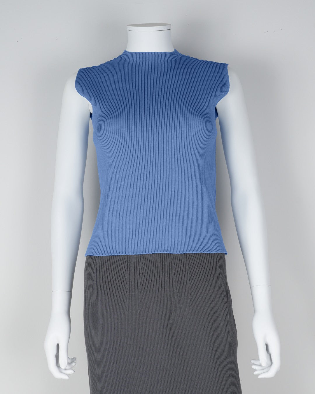 ノースリーブプルオーバー