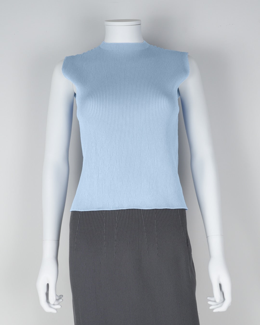 ノースリーブプルオーバー