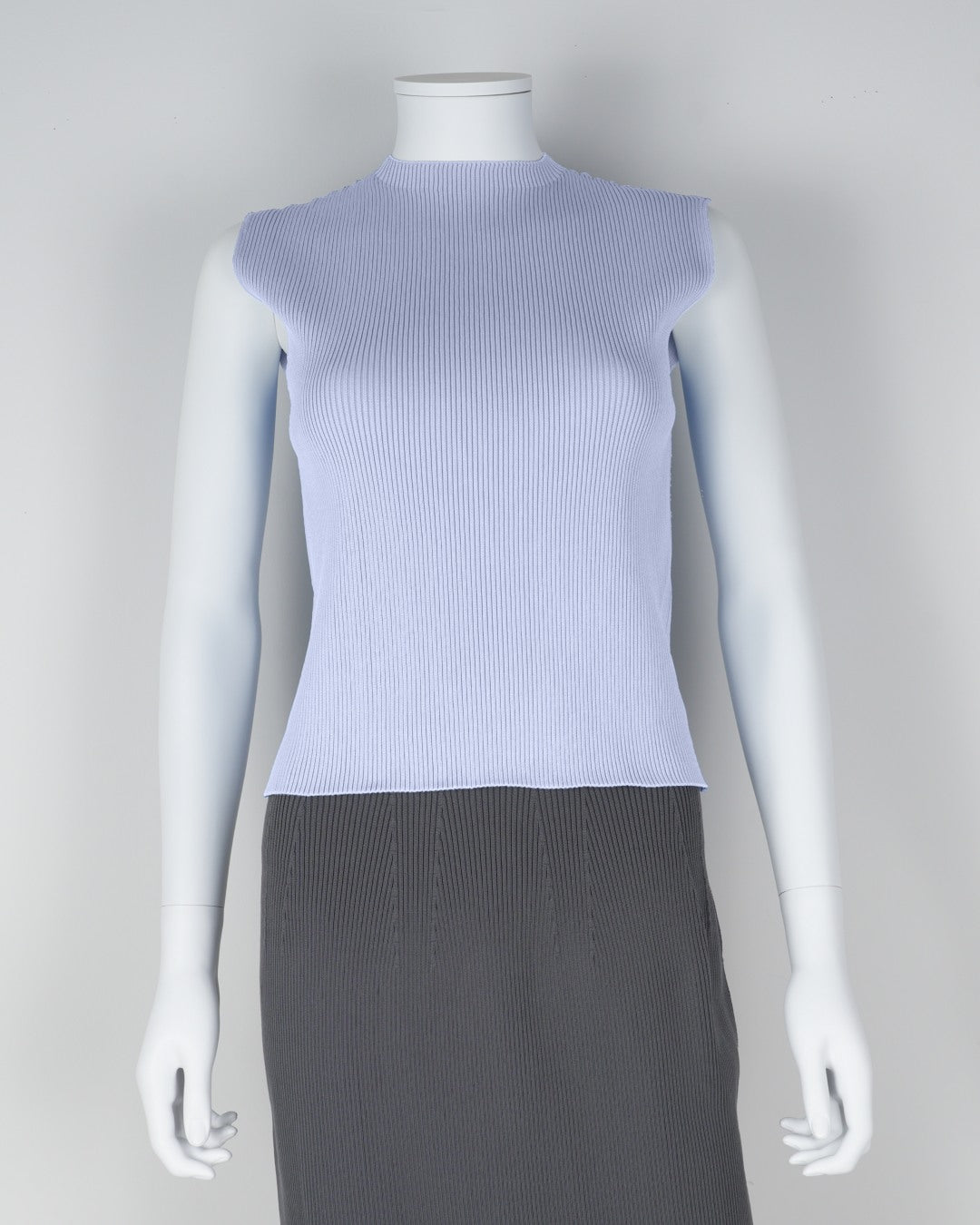 ノースリーブプルオーバー