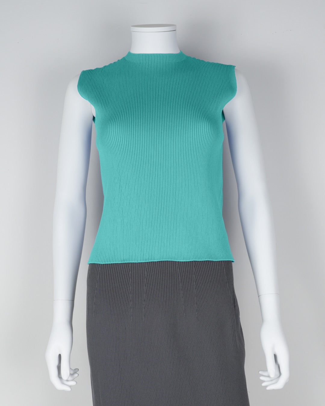 ノースリーブプルオーバー