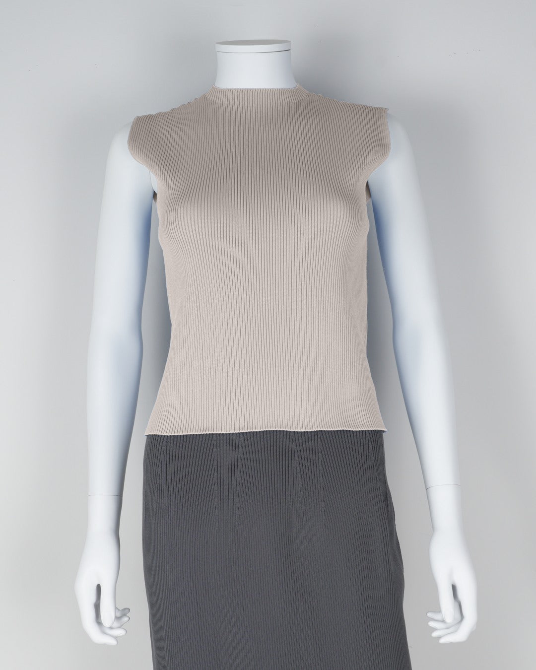 ノースリーブプルオーバー