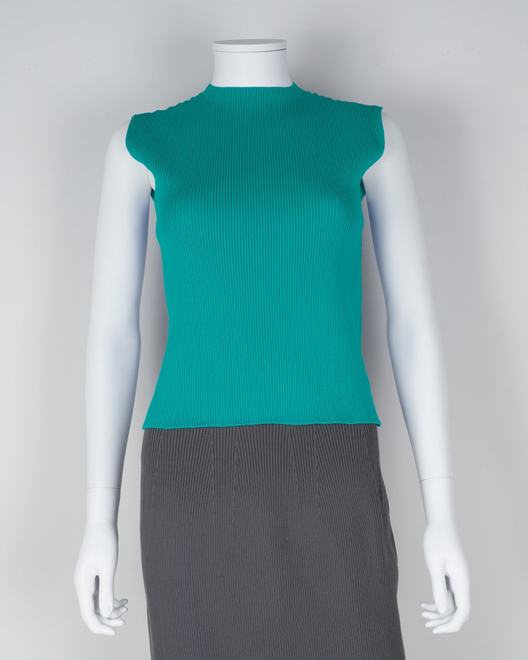 sleeveless pullover