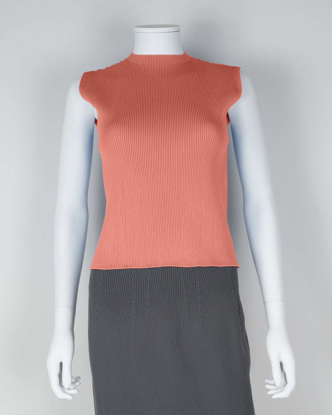 ノースリーブプルオーバー