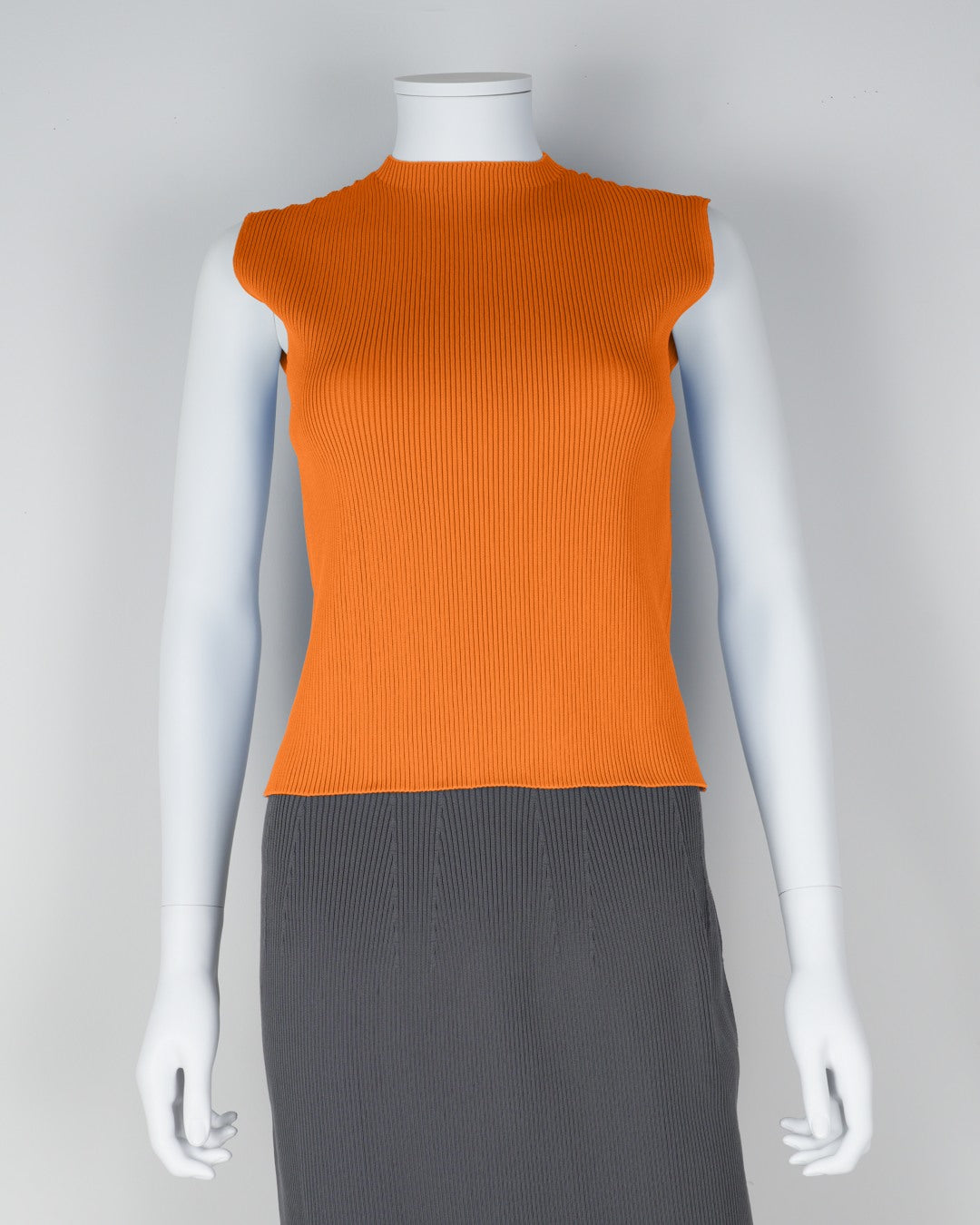 ノースリーブプルオーバー