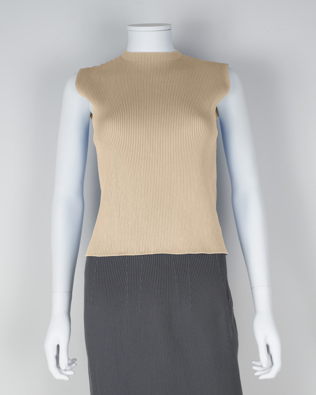 ノースリーブプルオーバー