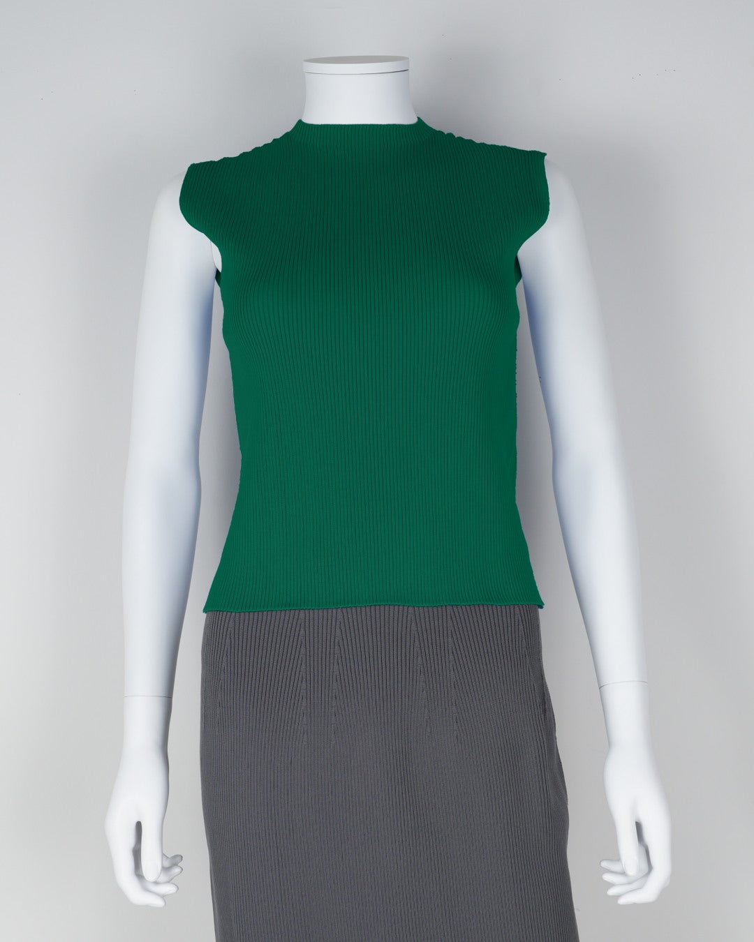 ノースリーブプルオーバー