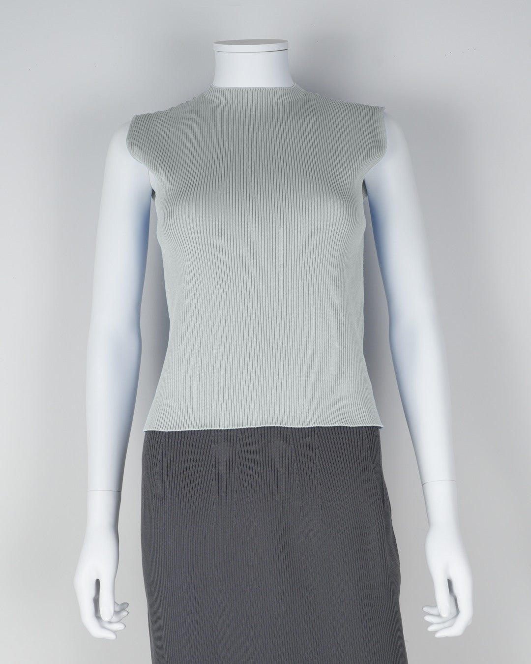 sleeveless pullover