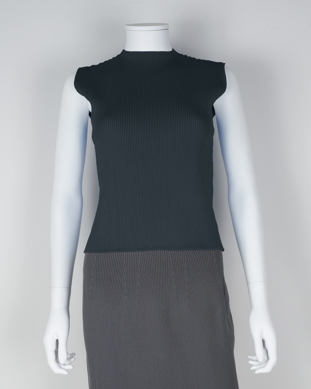 sleeveless pullover