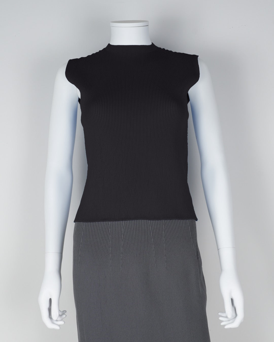 sleeveless pullover