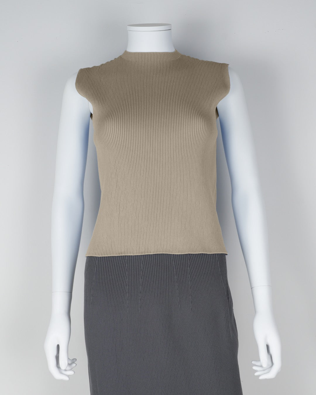 ノースリーブプルオーバー