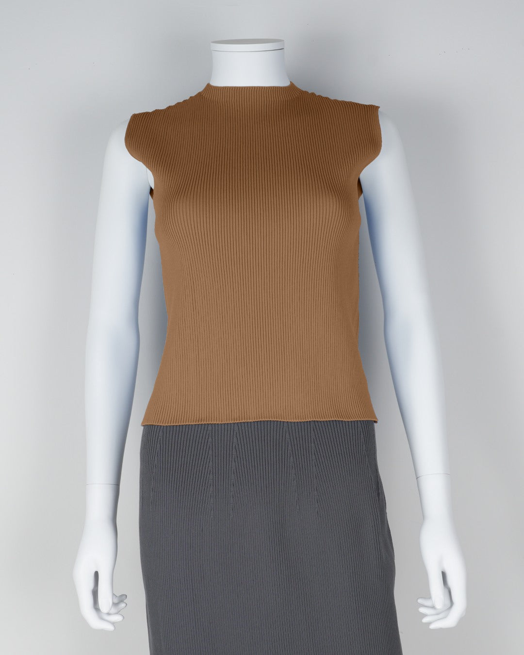 ノースリーブプルオーバー