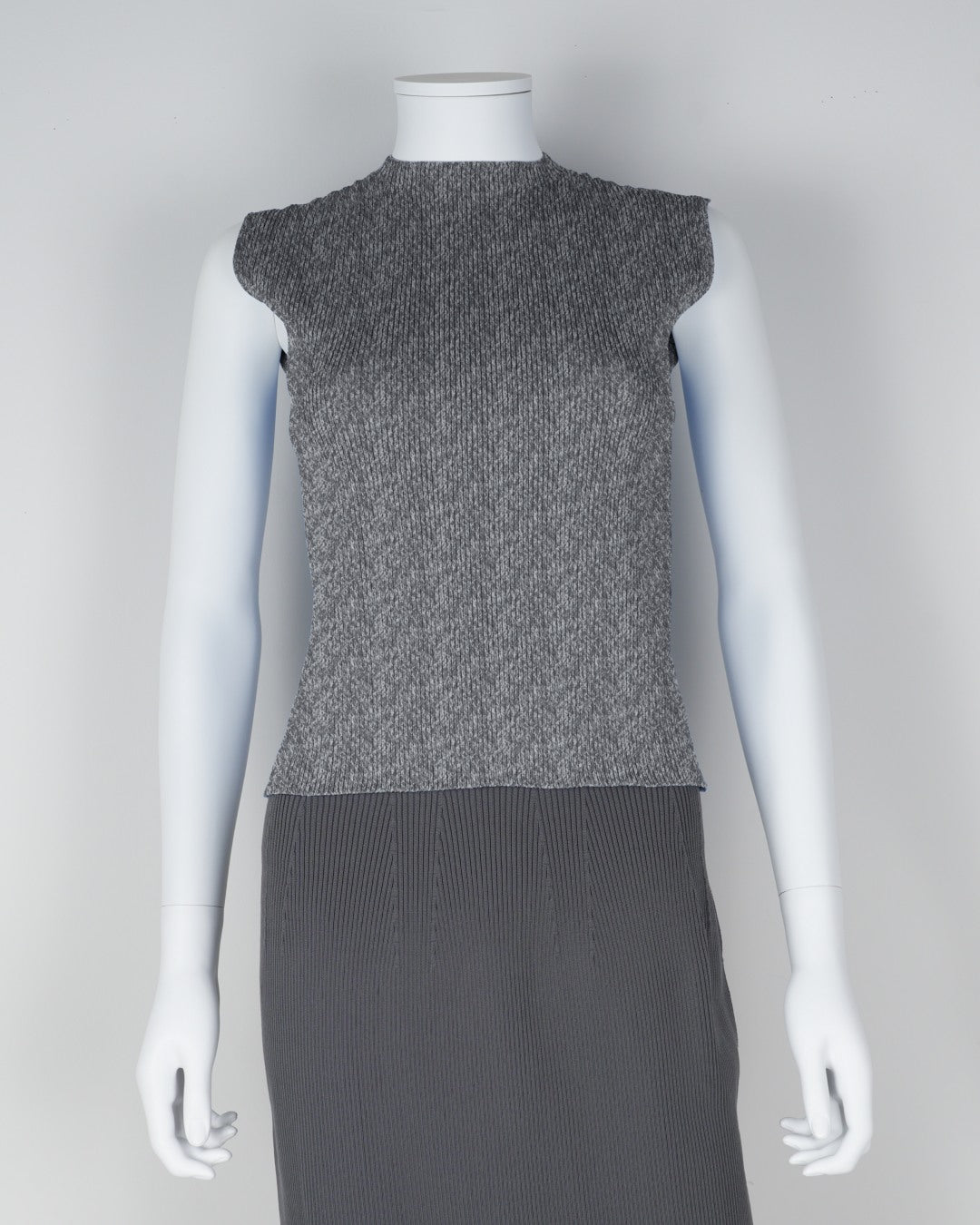 sleeveless pullover