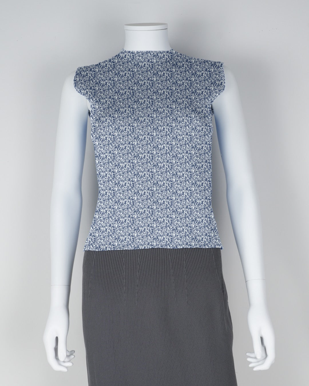 sleeveless pullover
