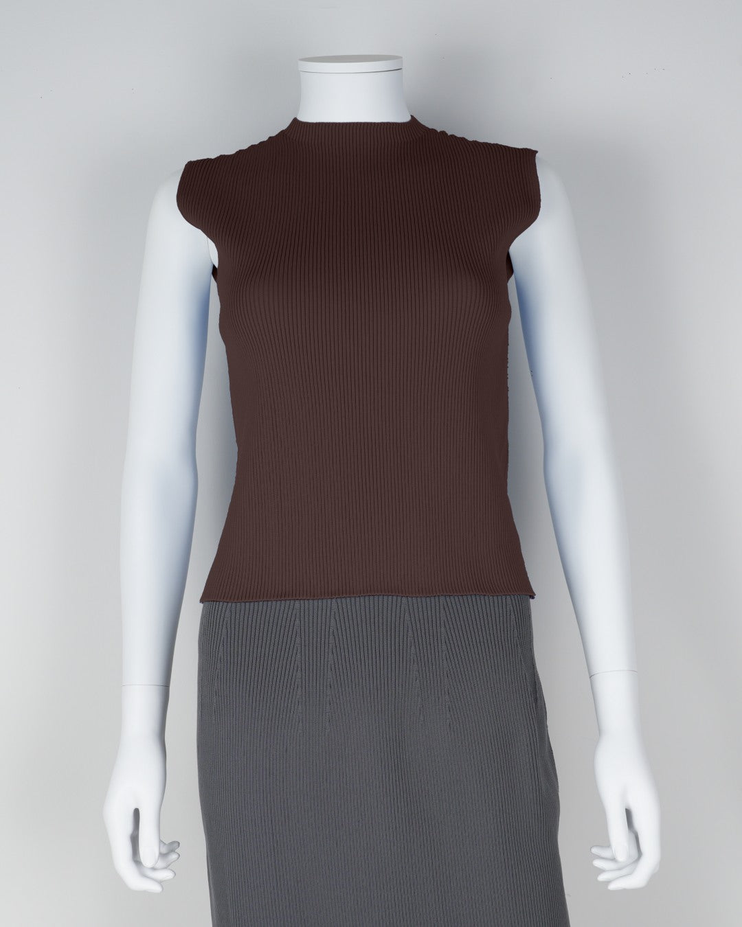 ノースリーブプルオーバー