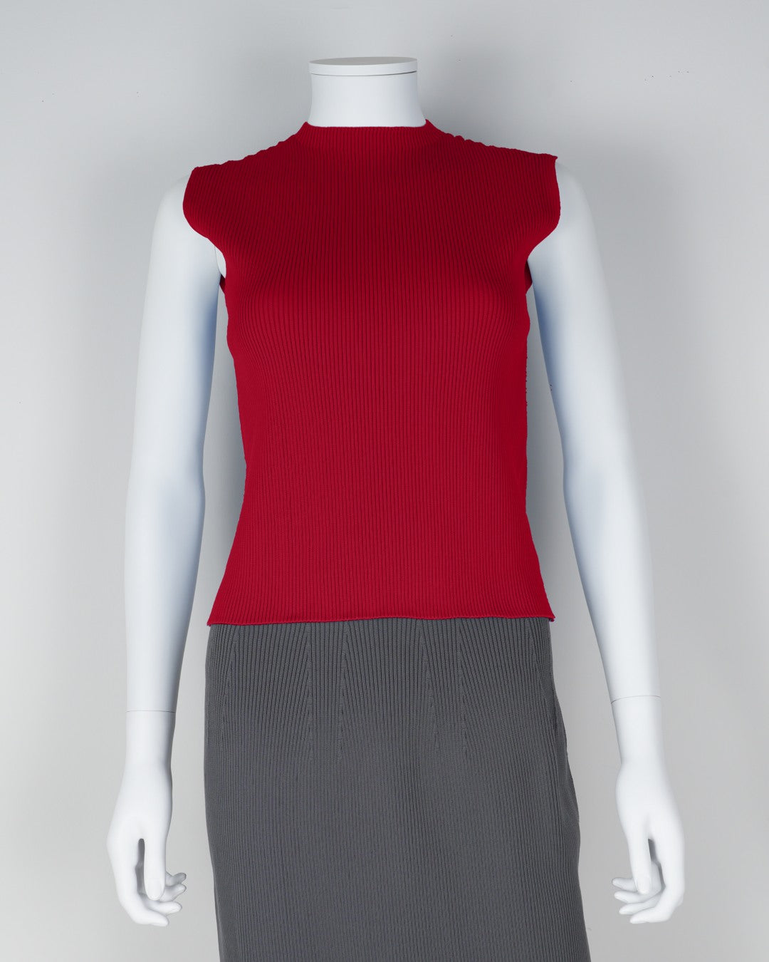 ノースリーブプルオーバー