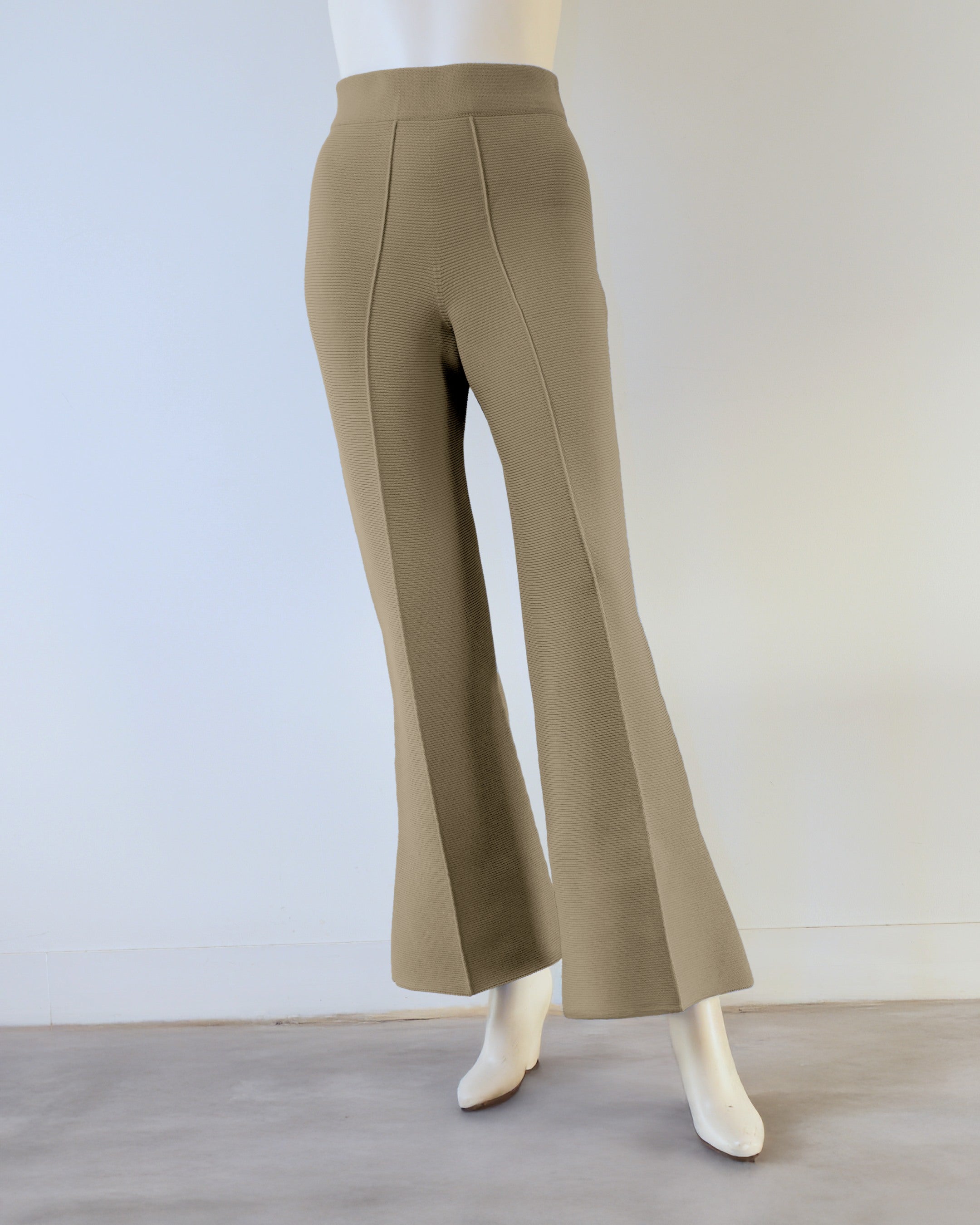 【NEW】フレアパンツ