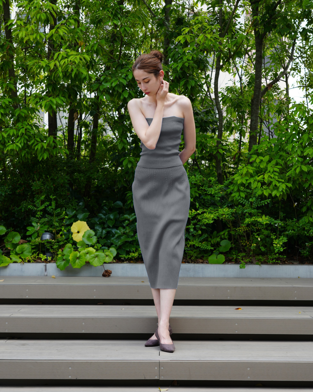 ベアトップ×タイトスカート