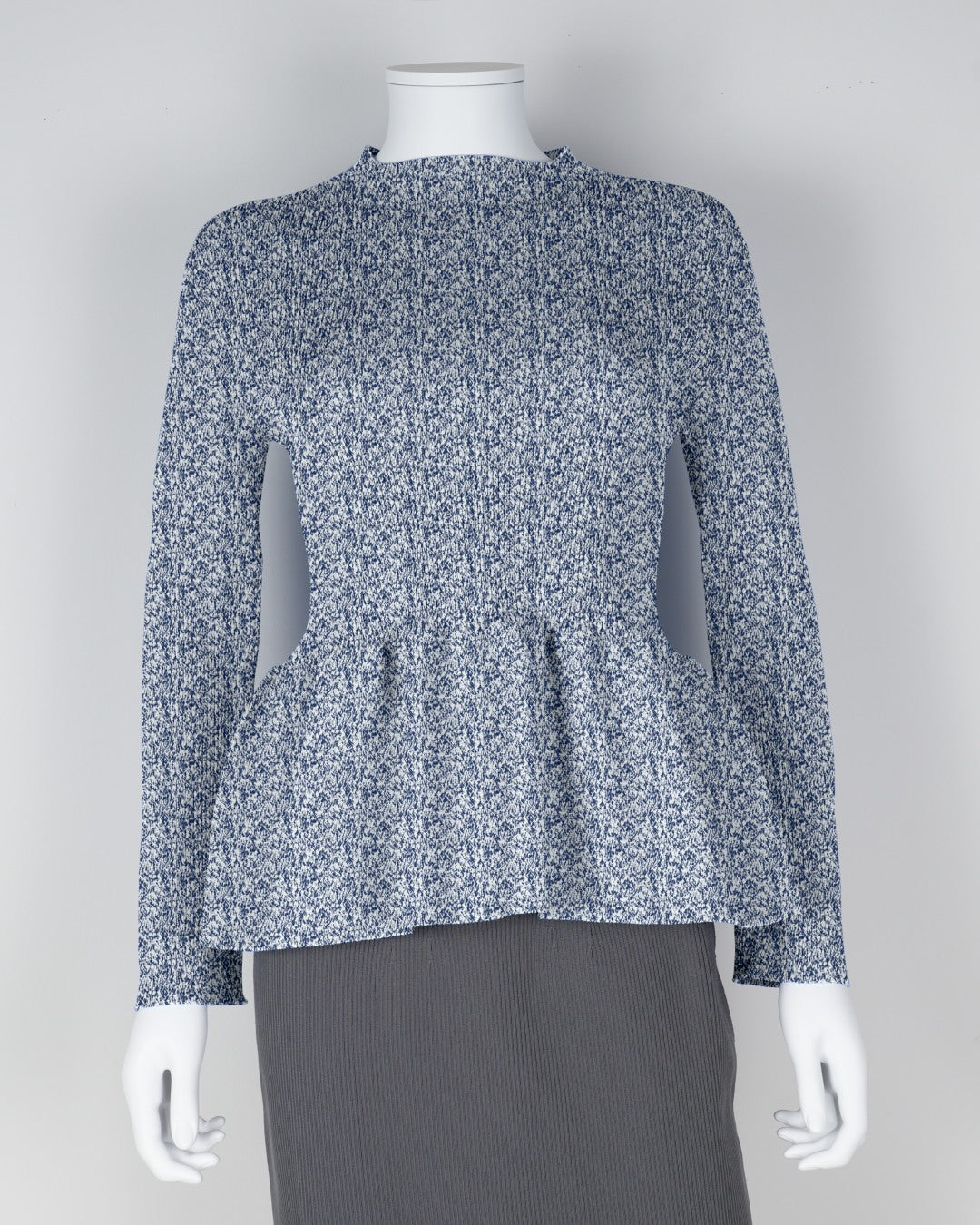Long-sleeved peplum pullover