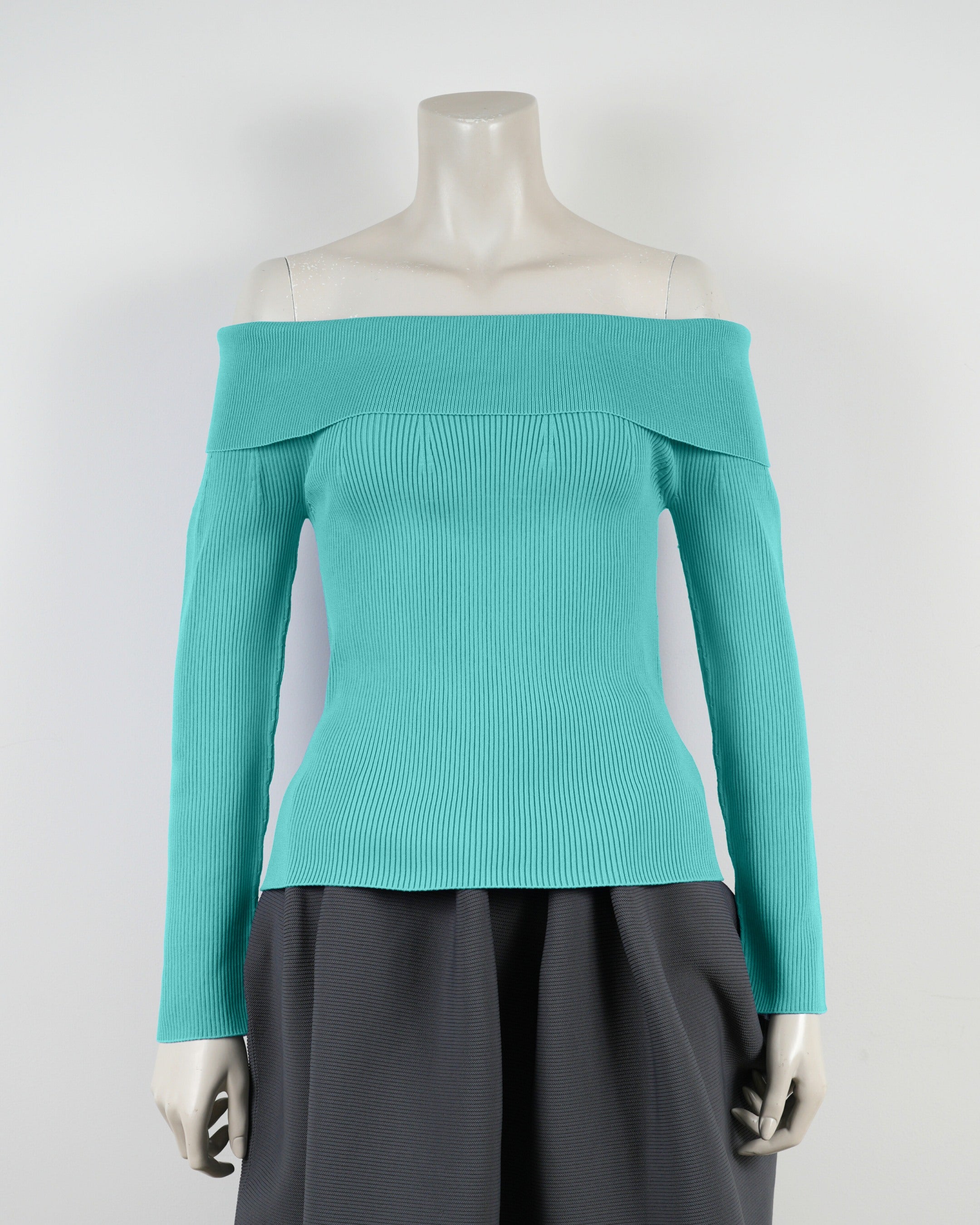 長袖オフショルダー