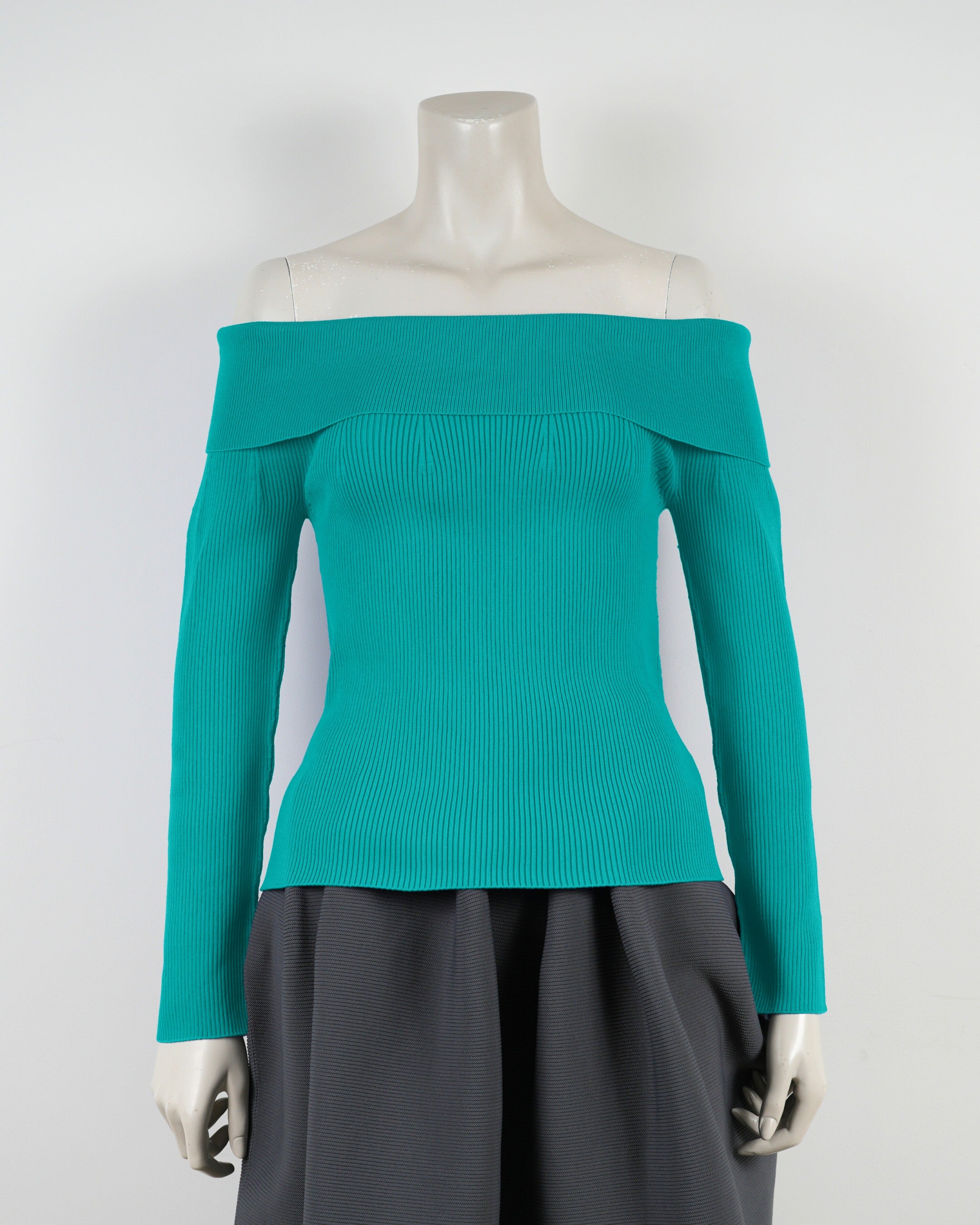 長袖オフショルダー