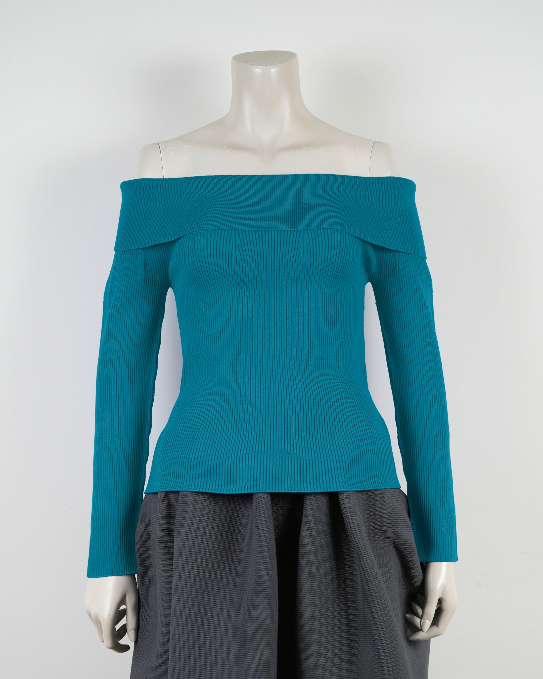 長袖オフショルダー