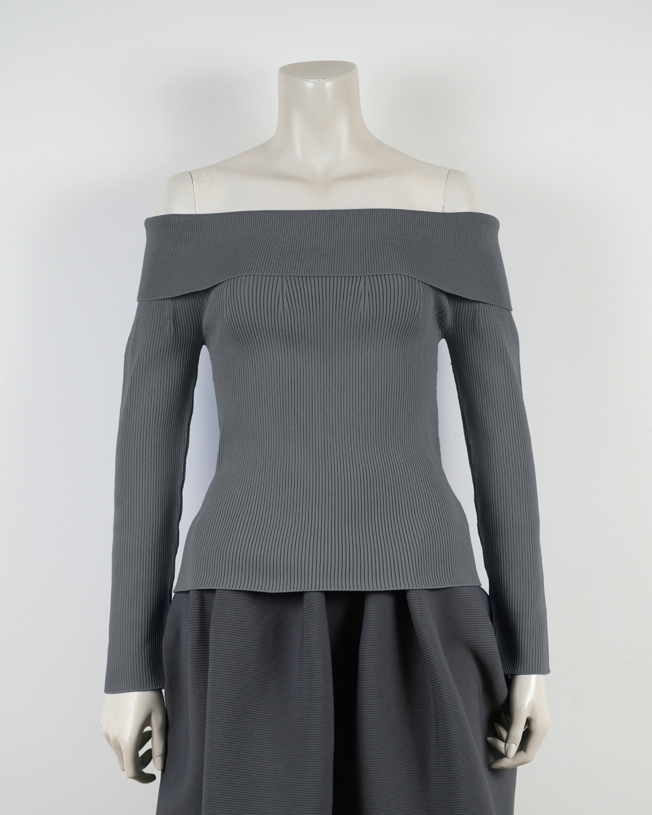 Long sleeve off-the-shoulder