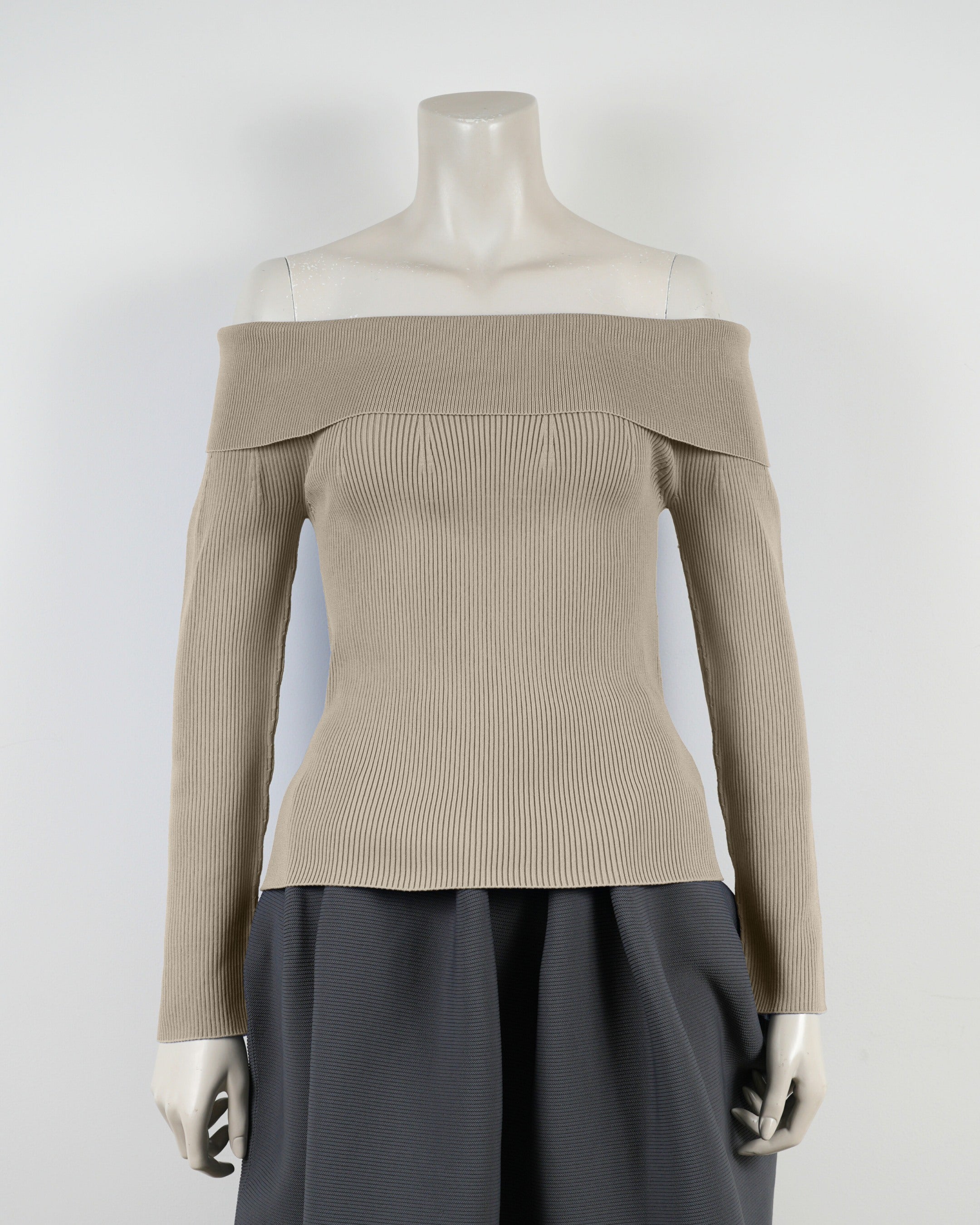 長袖オフショルダー