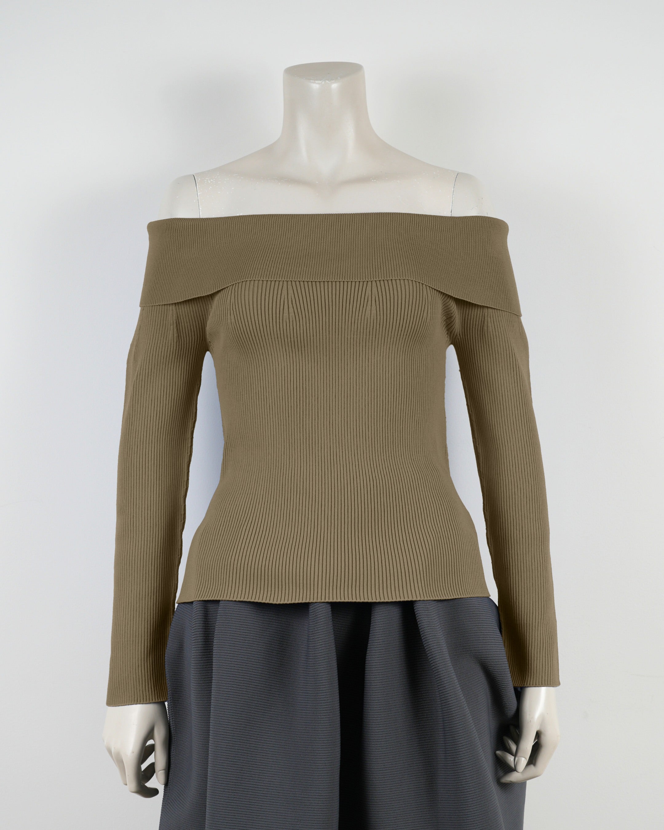 長袖オフショルダー