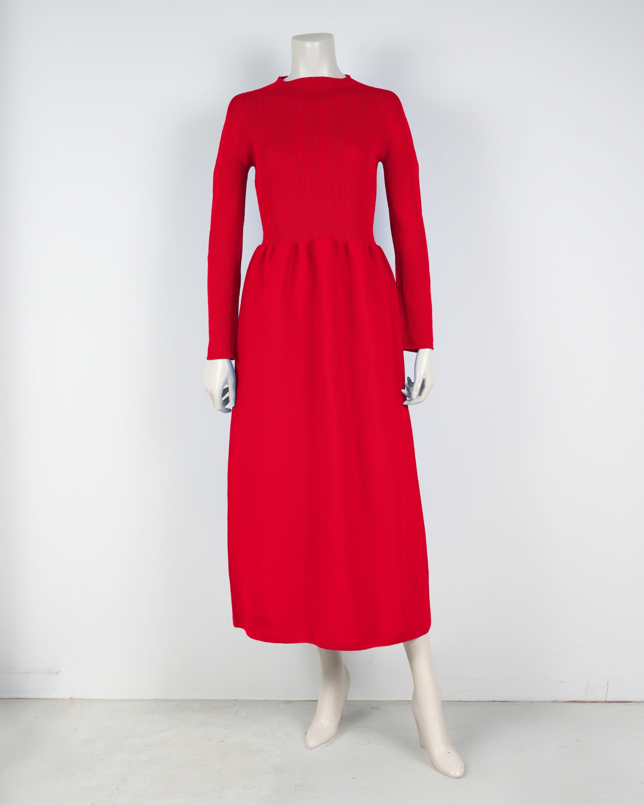 Long-sleeved dress