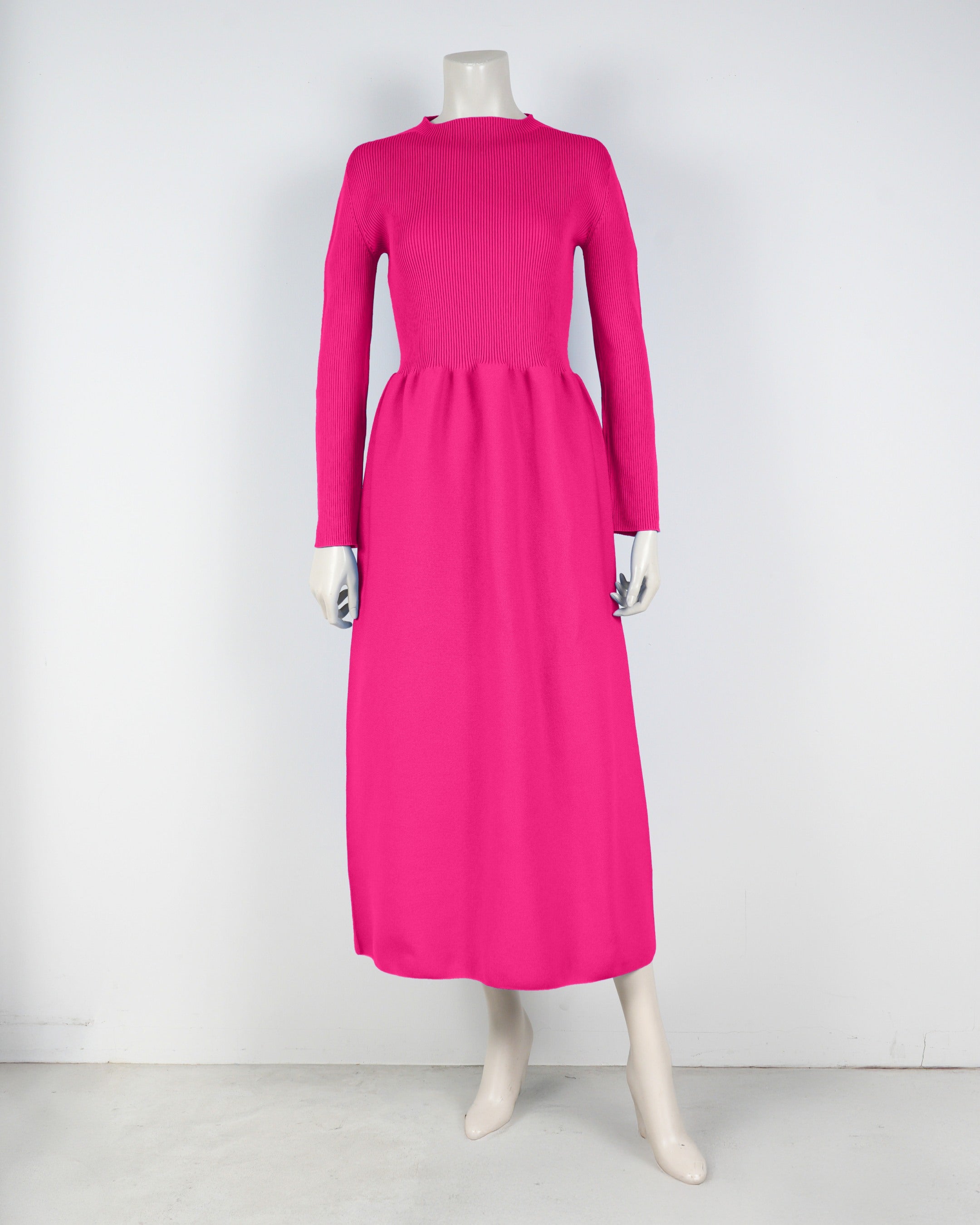 Long-sleeved dress
