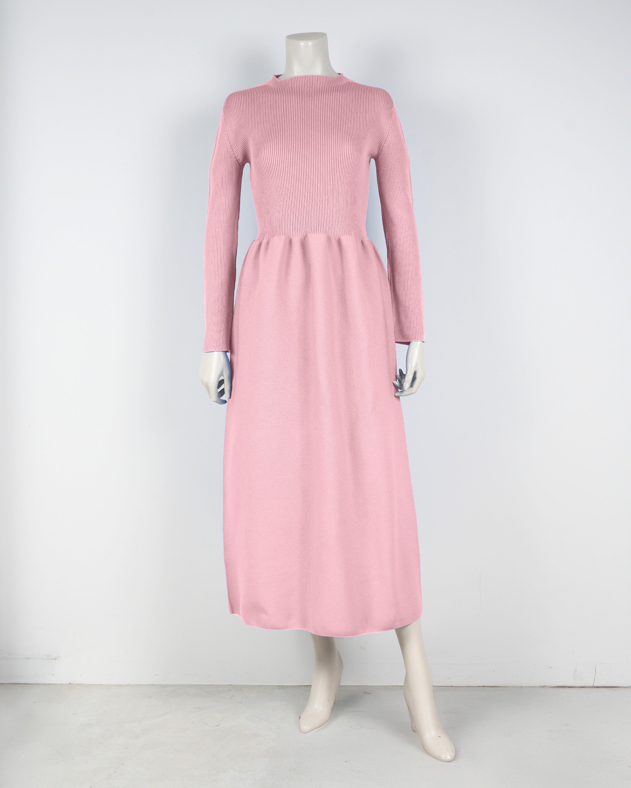 Long-sleeved dress