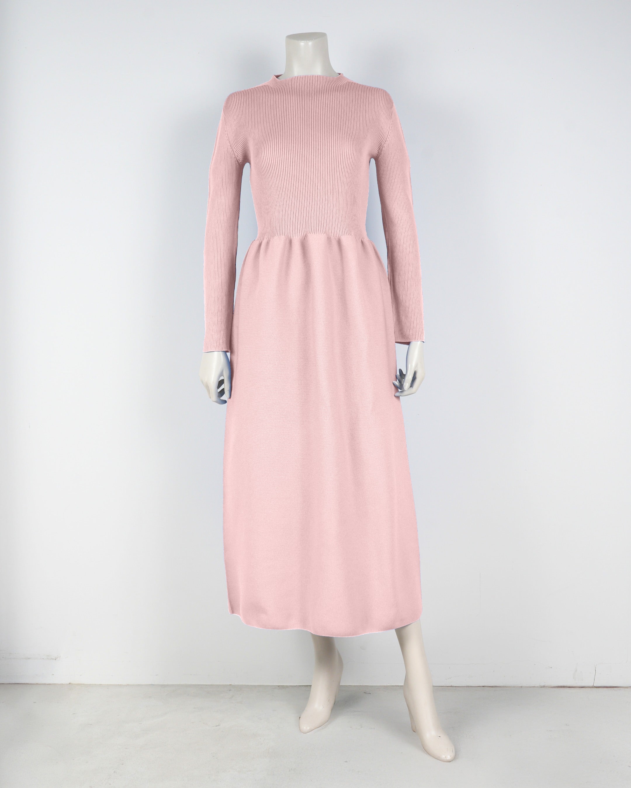 Long-sleeved dress
