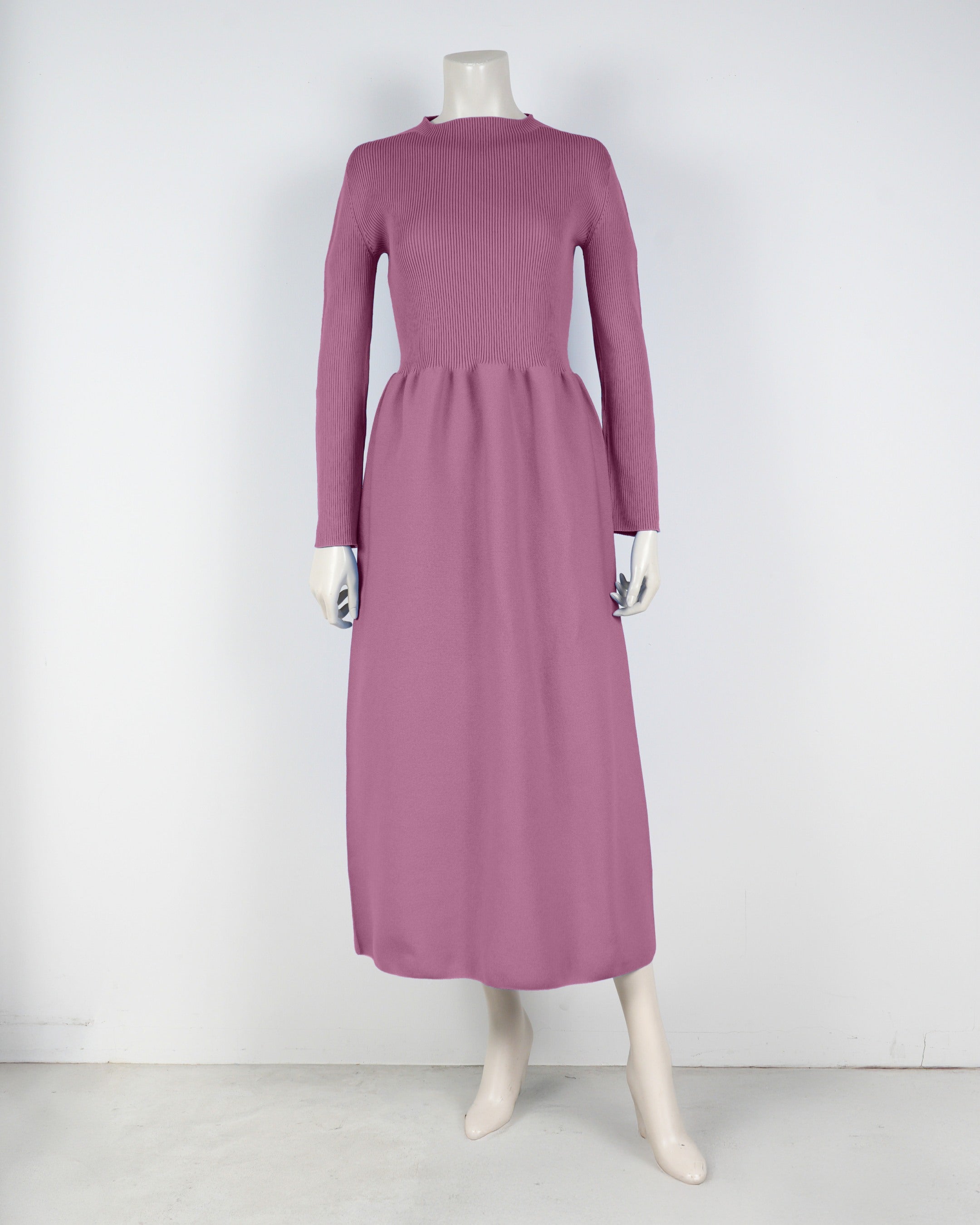 Long-sleeved dress