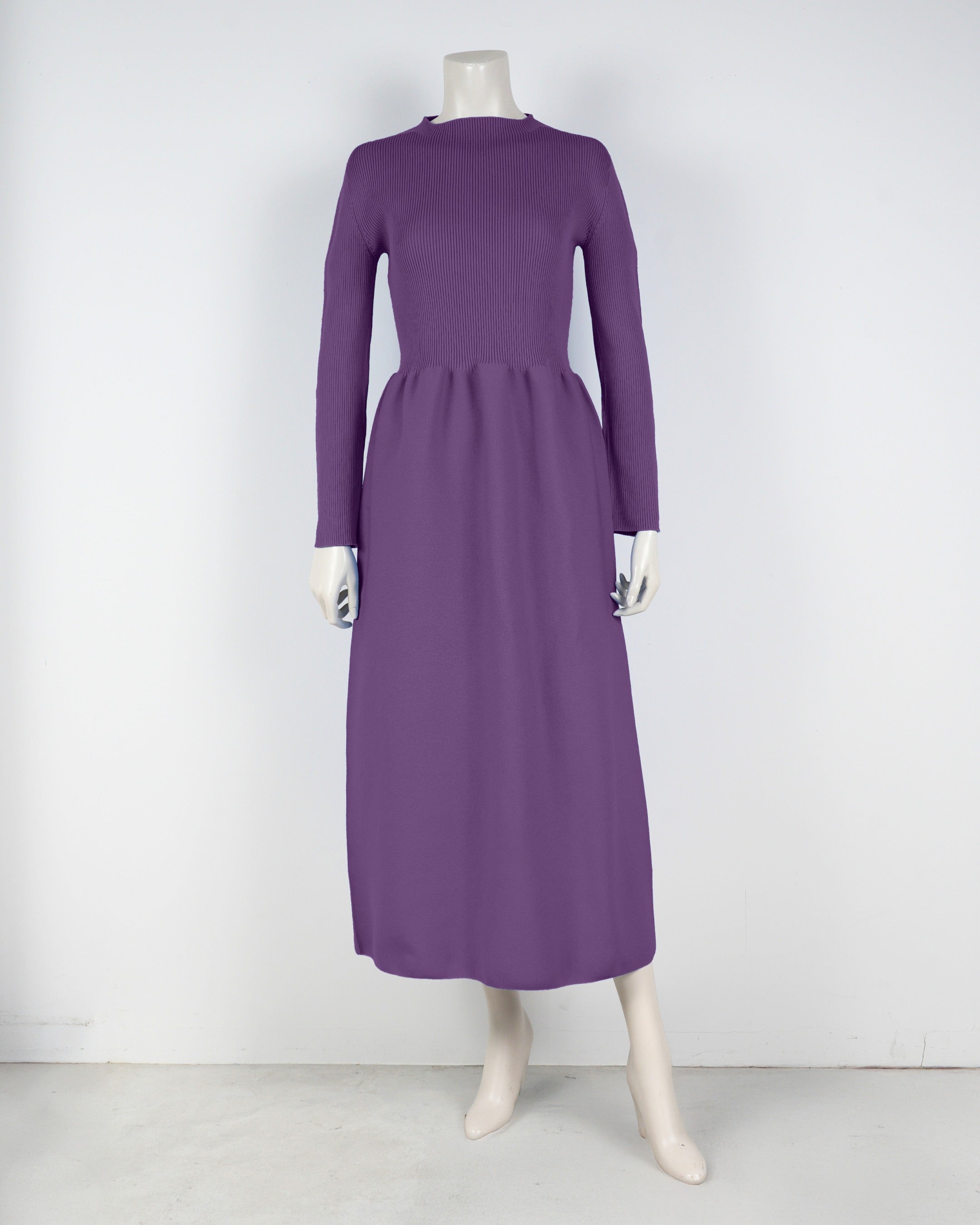 Long-sleeved dress