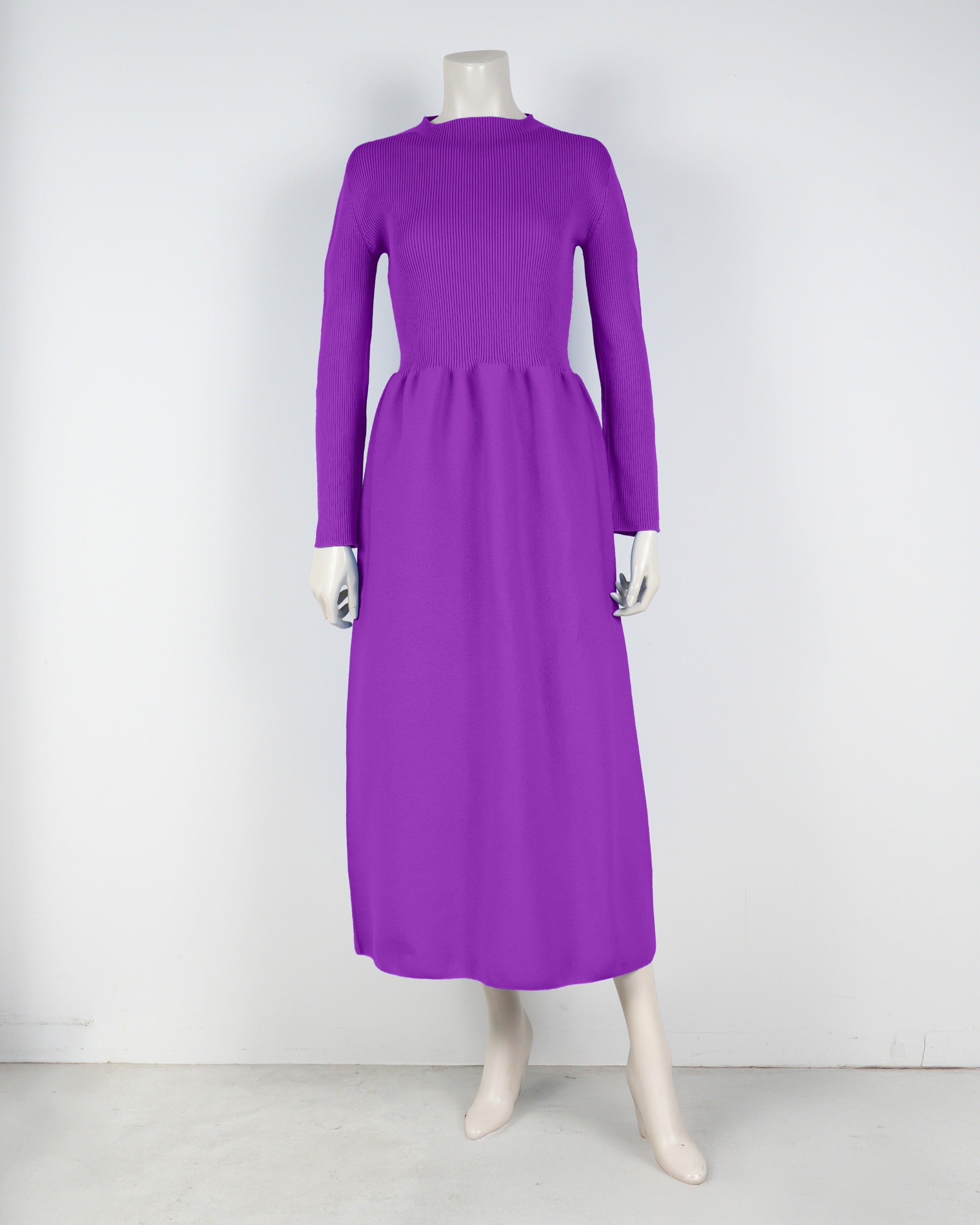Long-sleeved dress