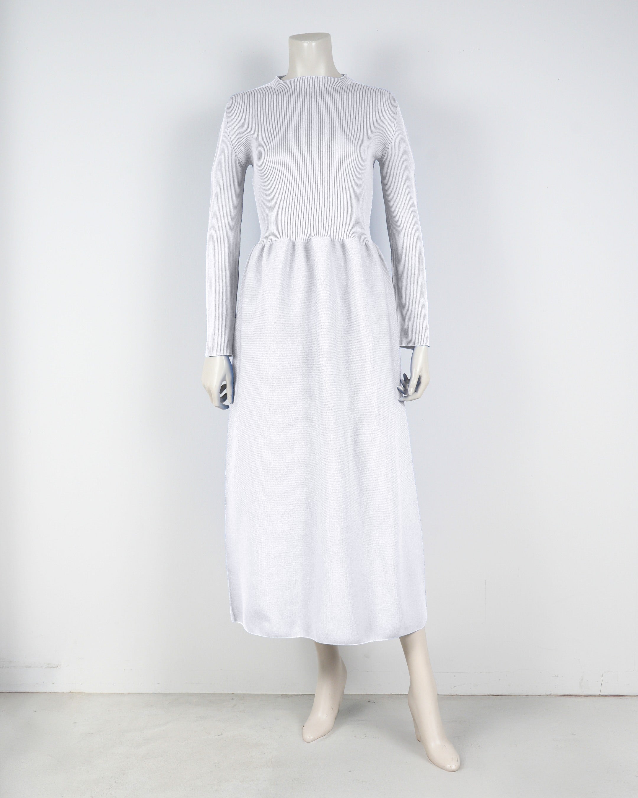 Long-sleeved dress