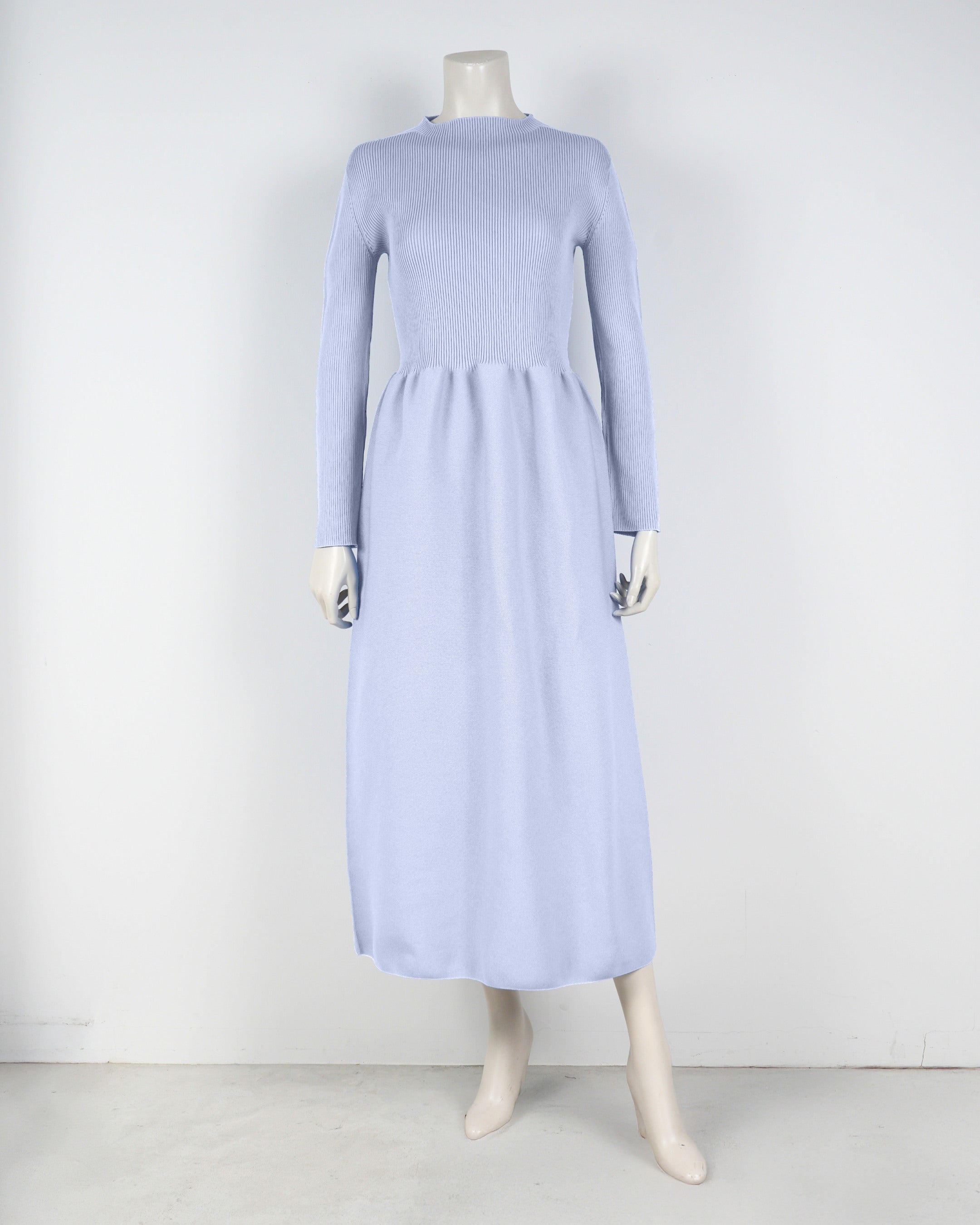 Long-sleeved dress