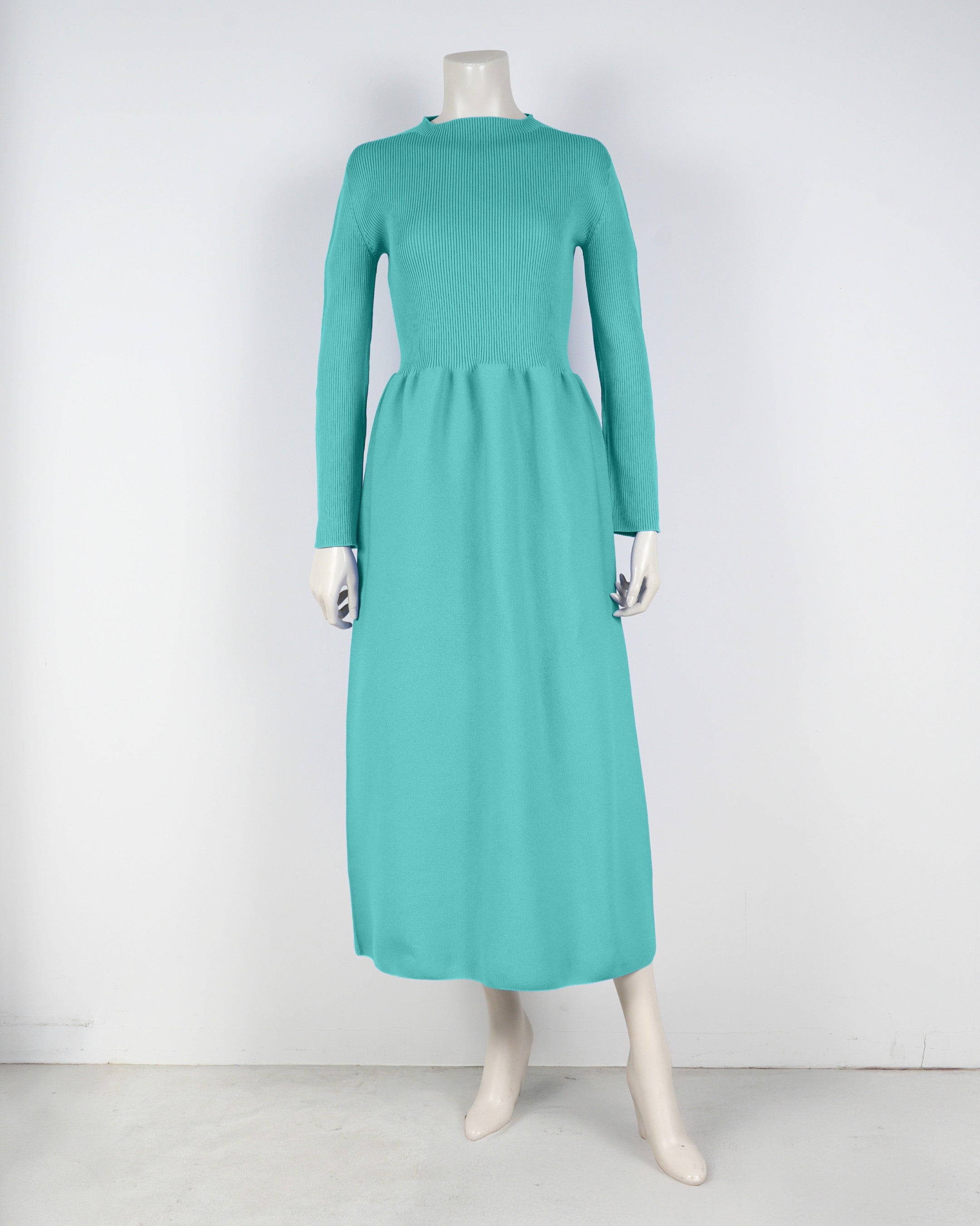 長袖ワンピース