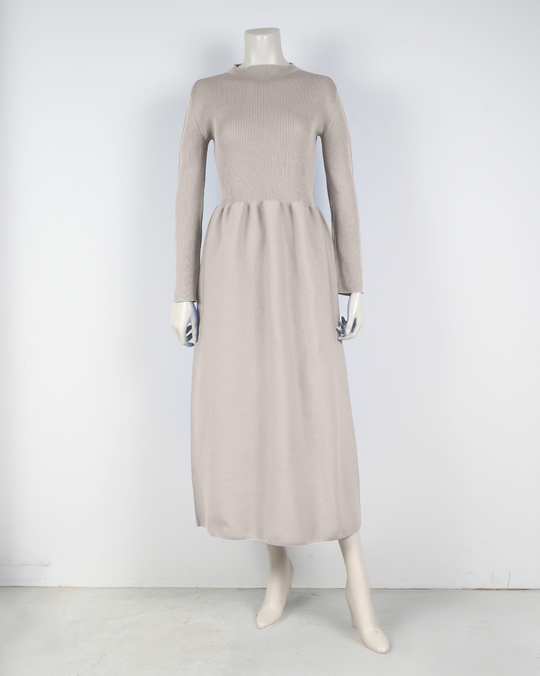 Long-sleeved dress