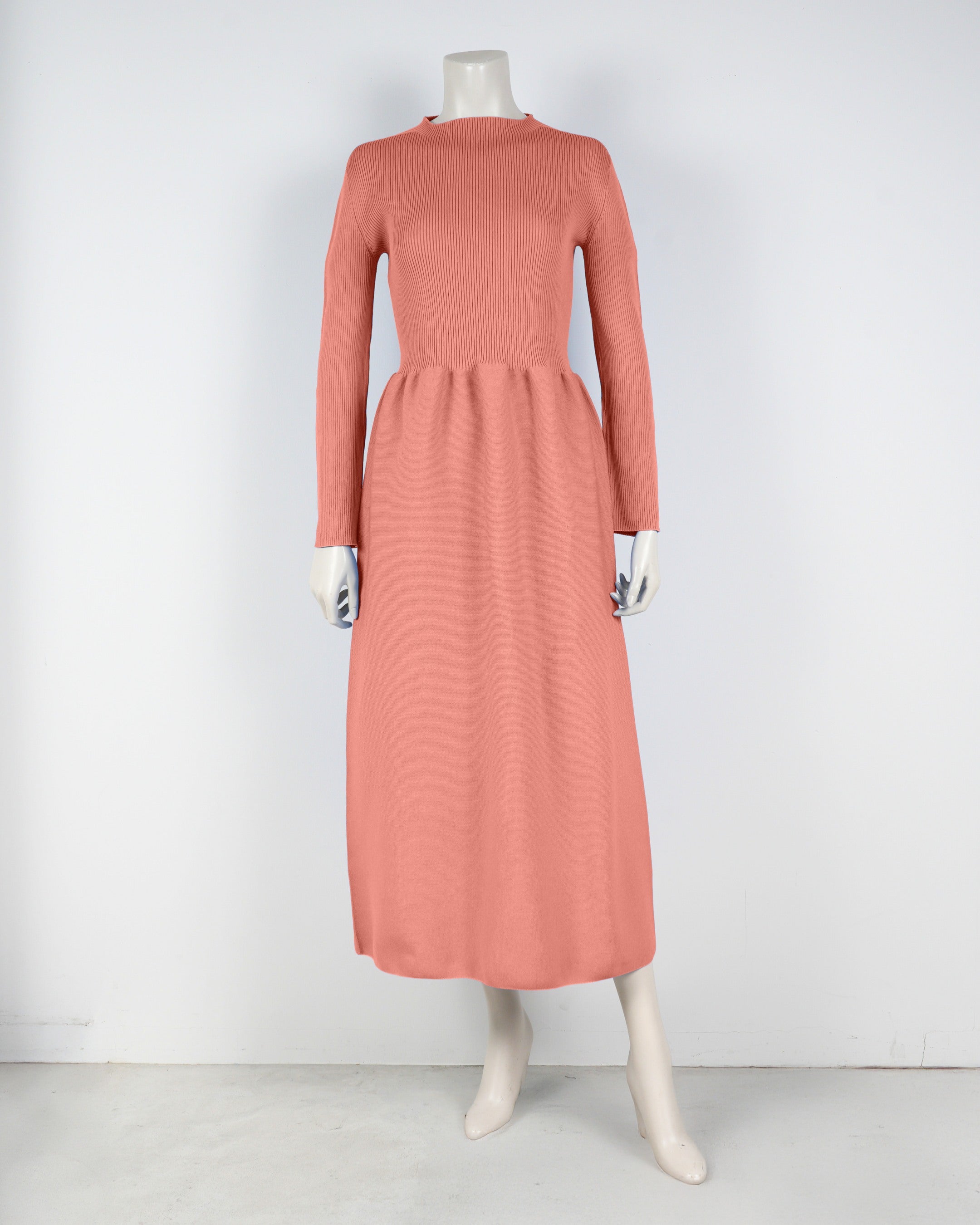 Long-sleeved dress