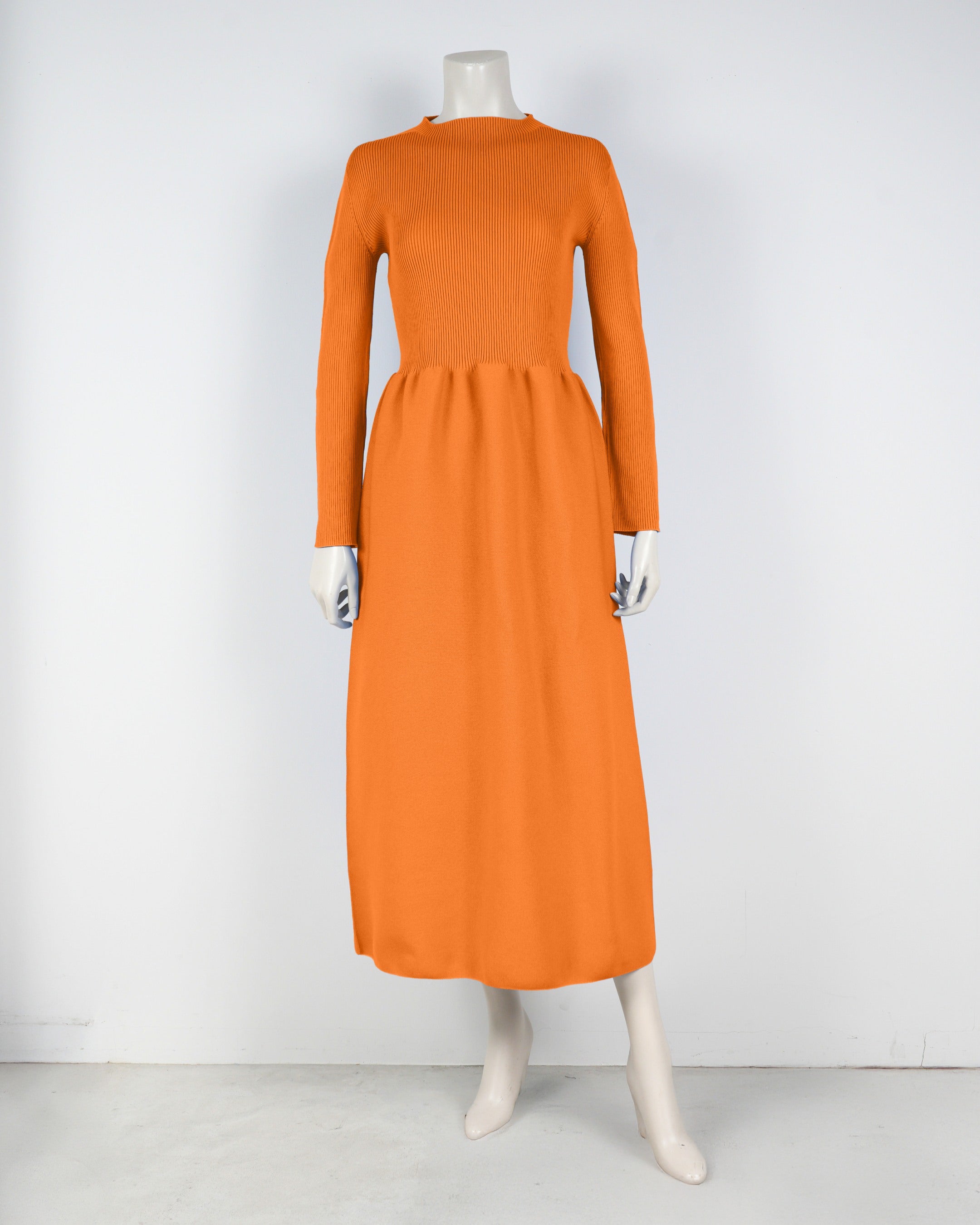 Long-sleeved dress