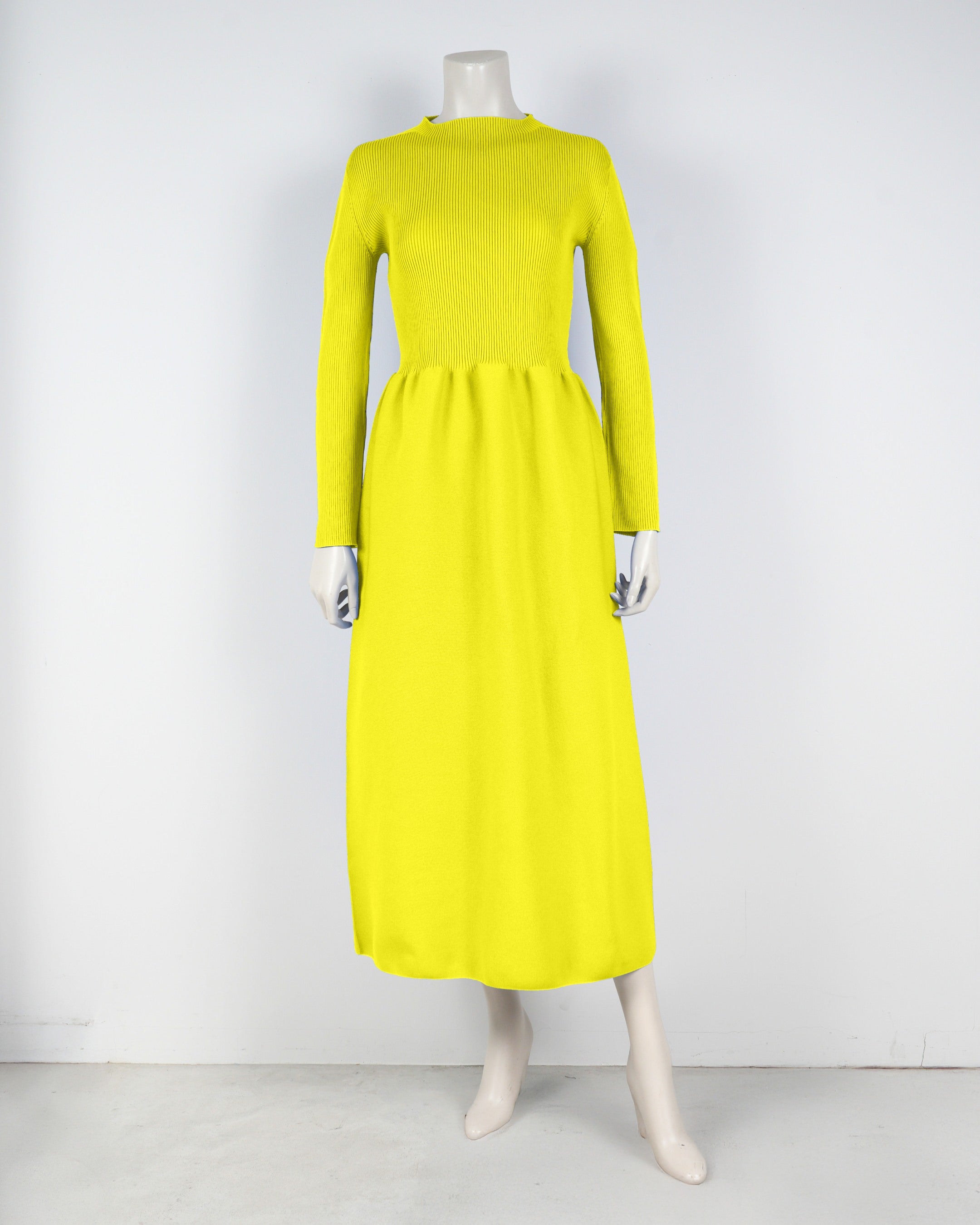 Long-sleeved dress