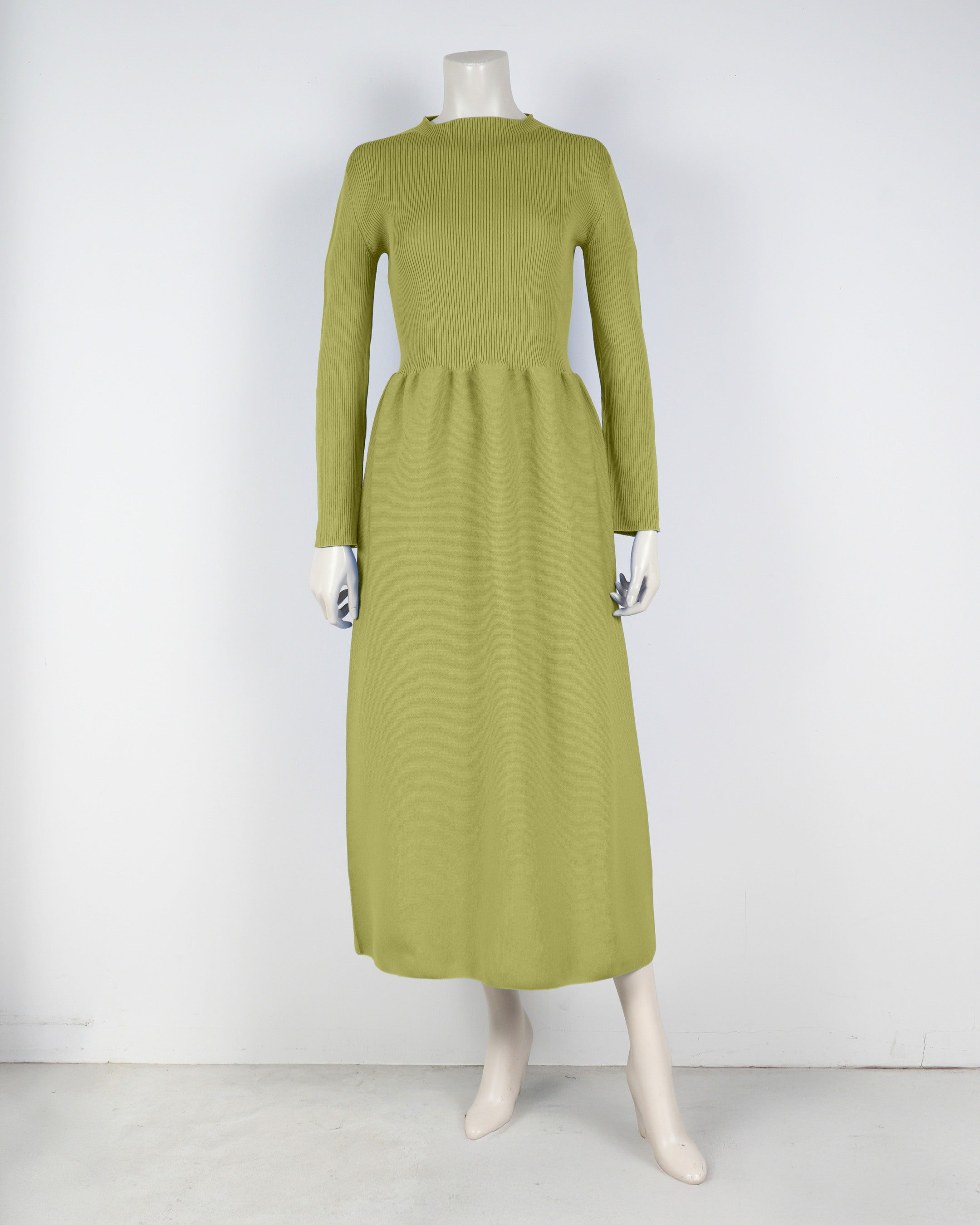 Long-sleeved dress