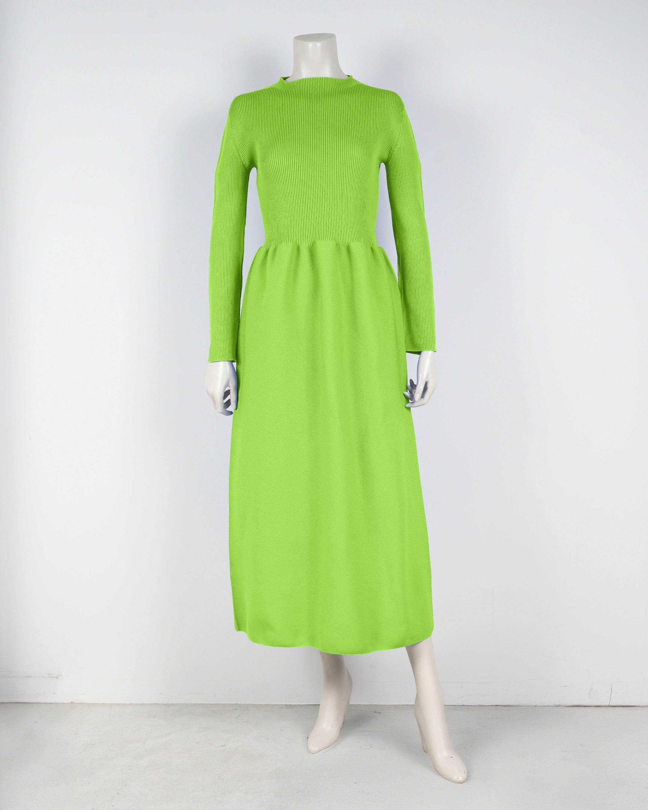 Long-sleeved dress