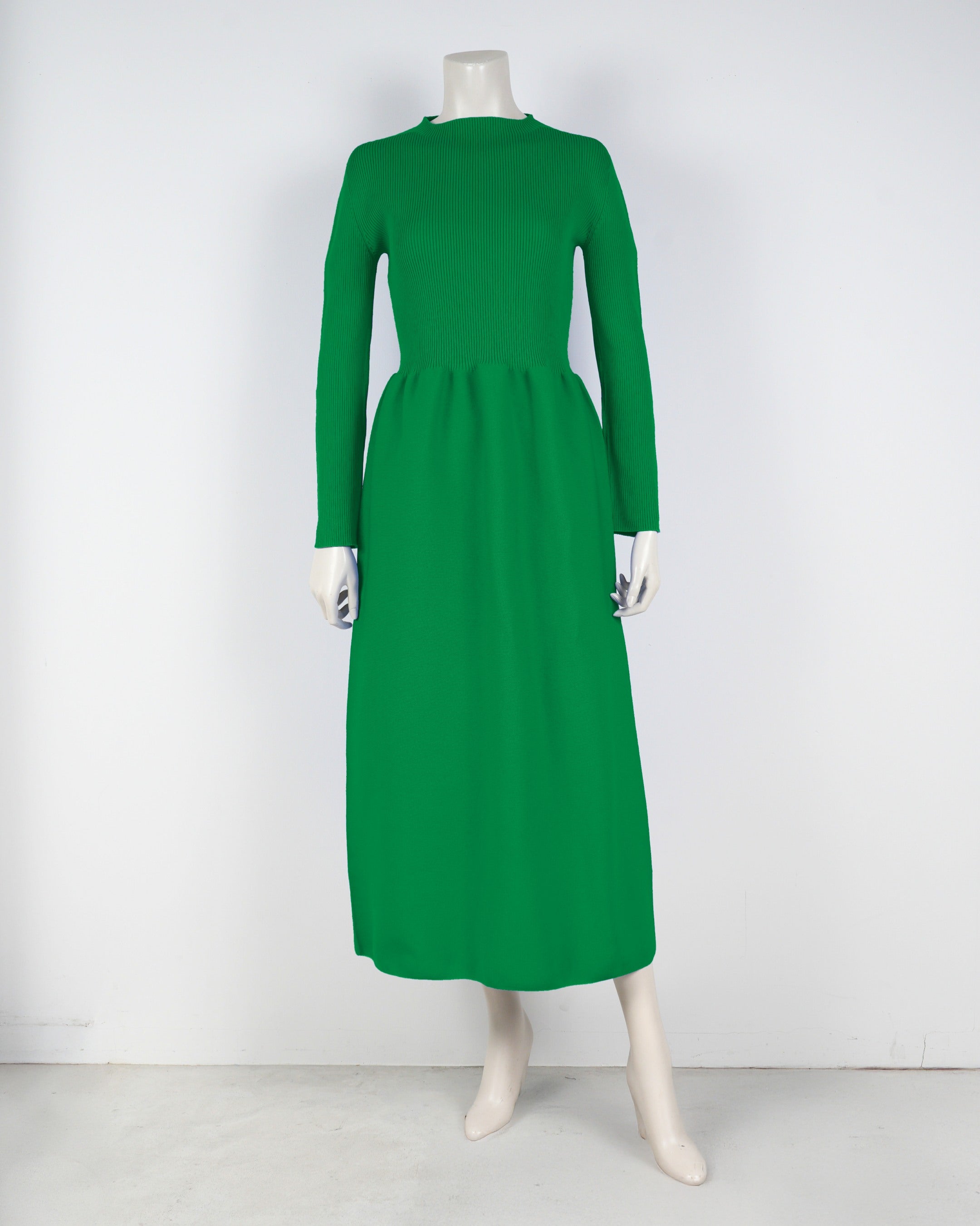 Long-sleeved dress